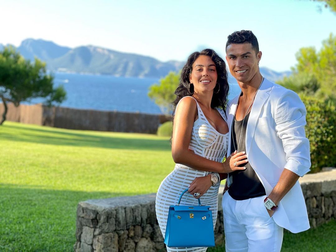 Fotos: Georgina, pareja de Cristiano Ronaldo, se adueñó del bolso más caro  del mundo