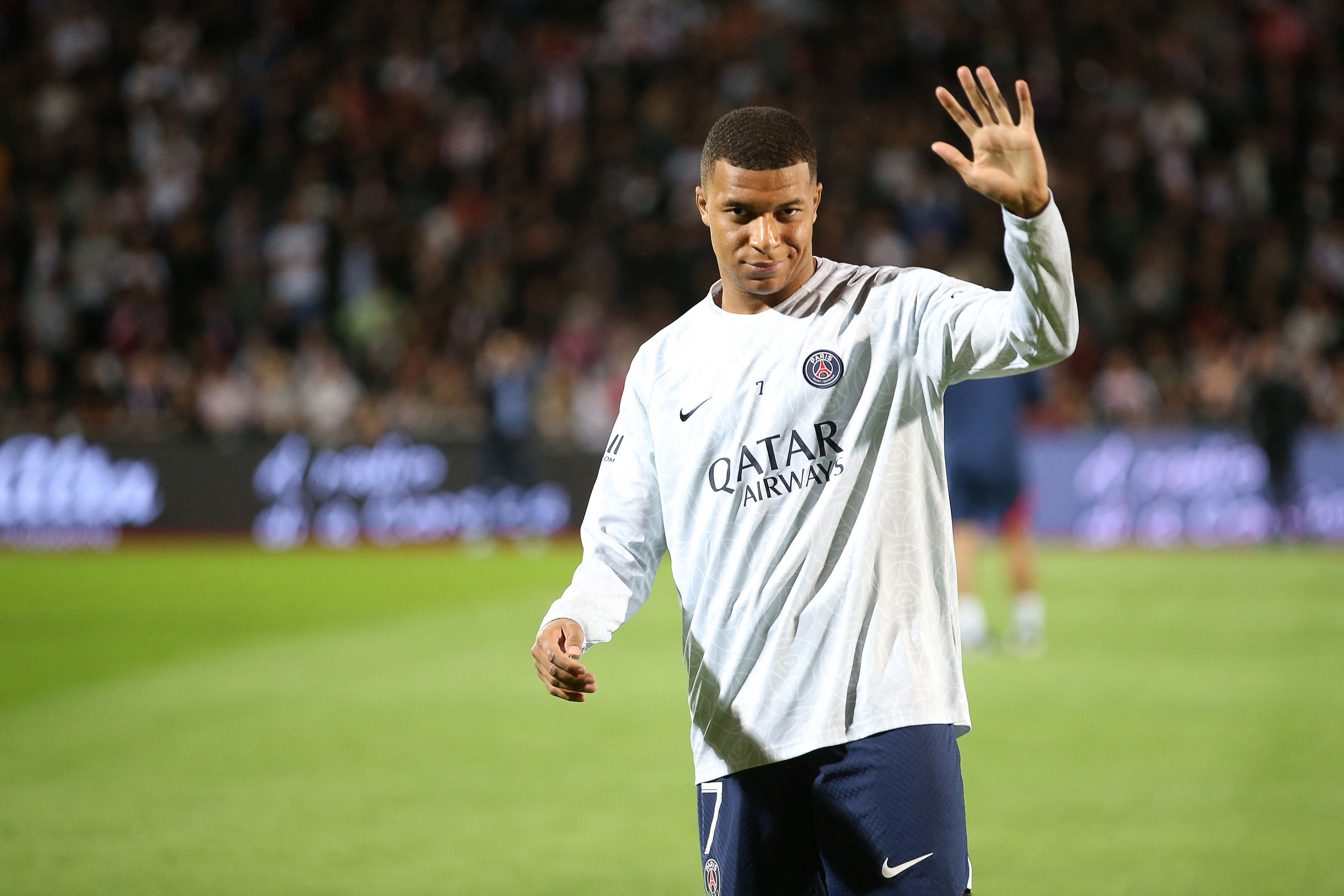 El delantero francés Kylian Mbappé tendría mejor contrato del futbol profesional. Foto Prensa Libre (AFP)