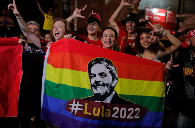 Simpatizantes de Lula da Silva festejan la victoria. Foto: Prensa Libre. AFP. 