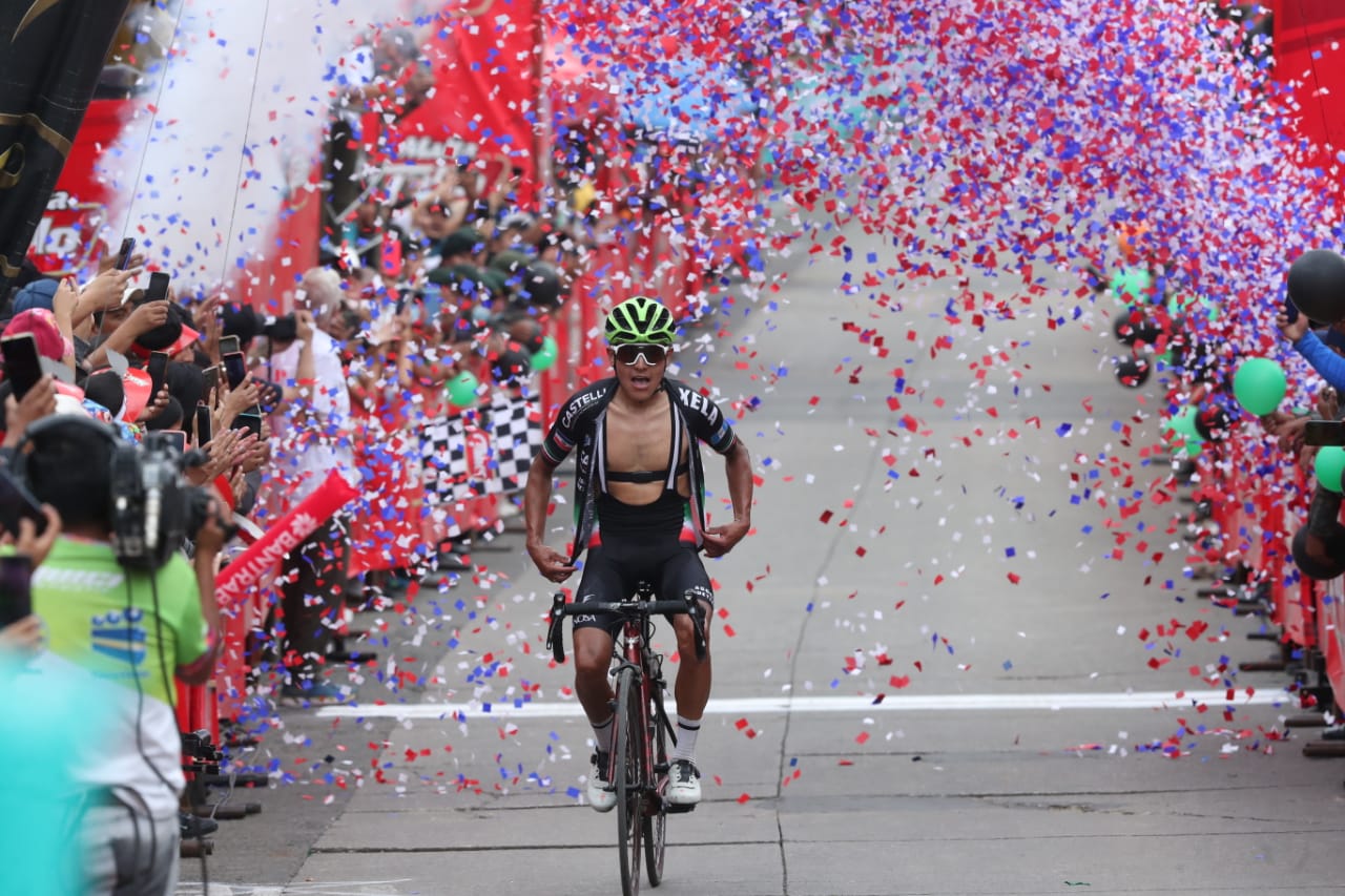 El colombiano Wilmar Pérez ganó la tercer etapa. Foto Prensa Libre (Esbin García)