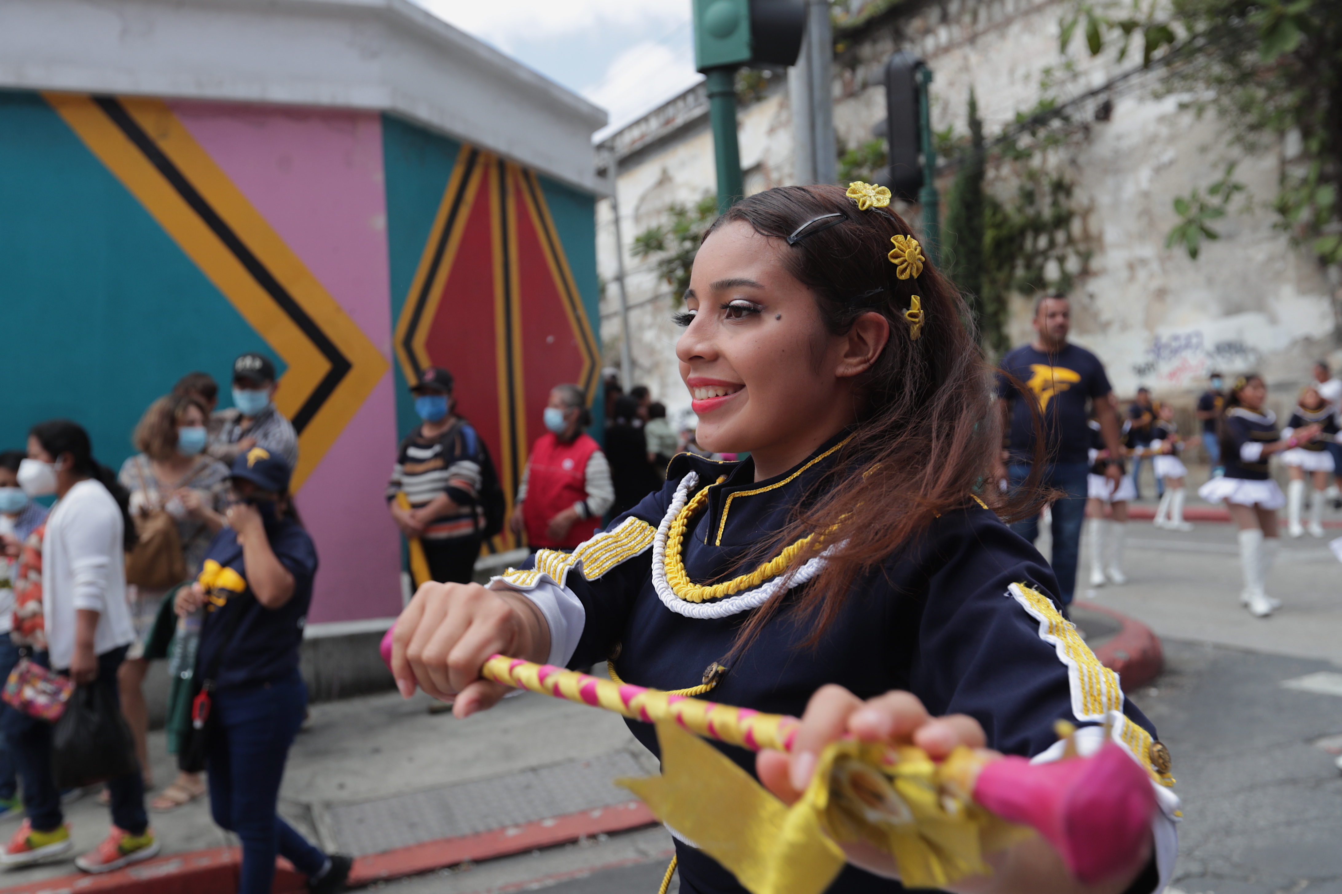 Luego de haber permanecido en casa durante los últimos dos años, los estudiantes desfilaron en honor a la independencia de la patria. Foto Prensa Libre (Elmer Vargas)