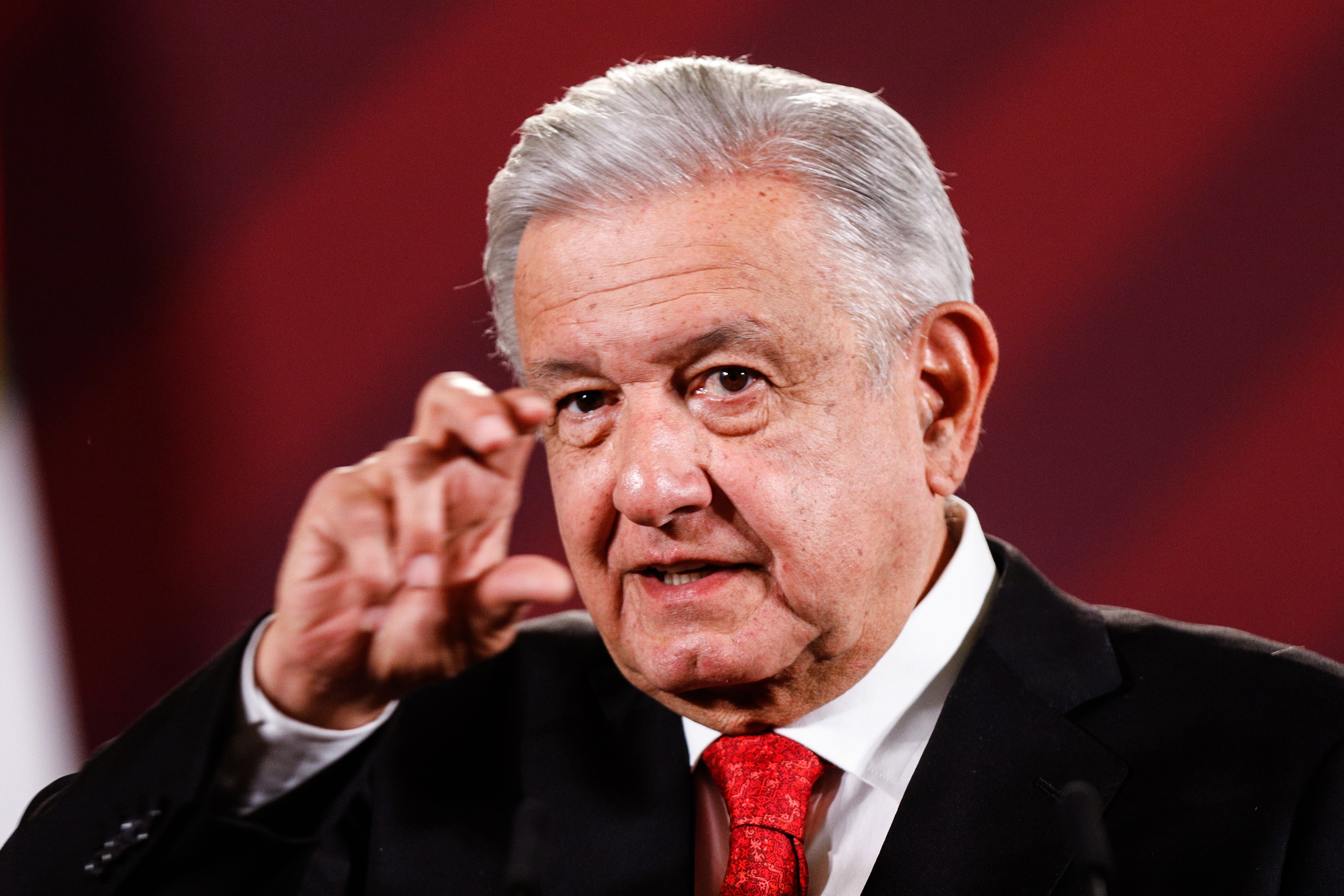 El presidente Andrés Manuel López Obrador habla durante su rueda de prensa el 24 de enero de 2023, en el Palacio Nacional de Ciudad de México, México. (Foto Prensa Libre: Isaac Esquivel/EFE)