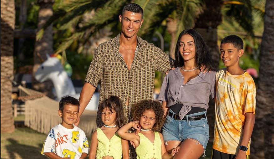 FOTOS | El Lujoso Hotel En Riad Donde Viven Cristiano Ronaldo, Georgina ...