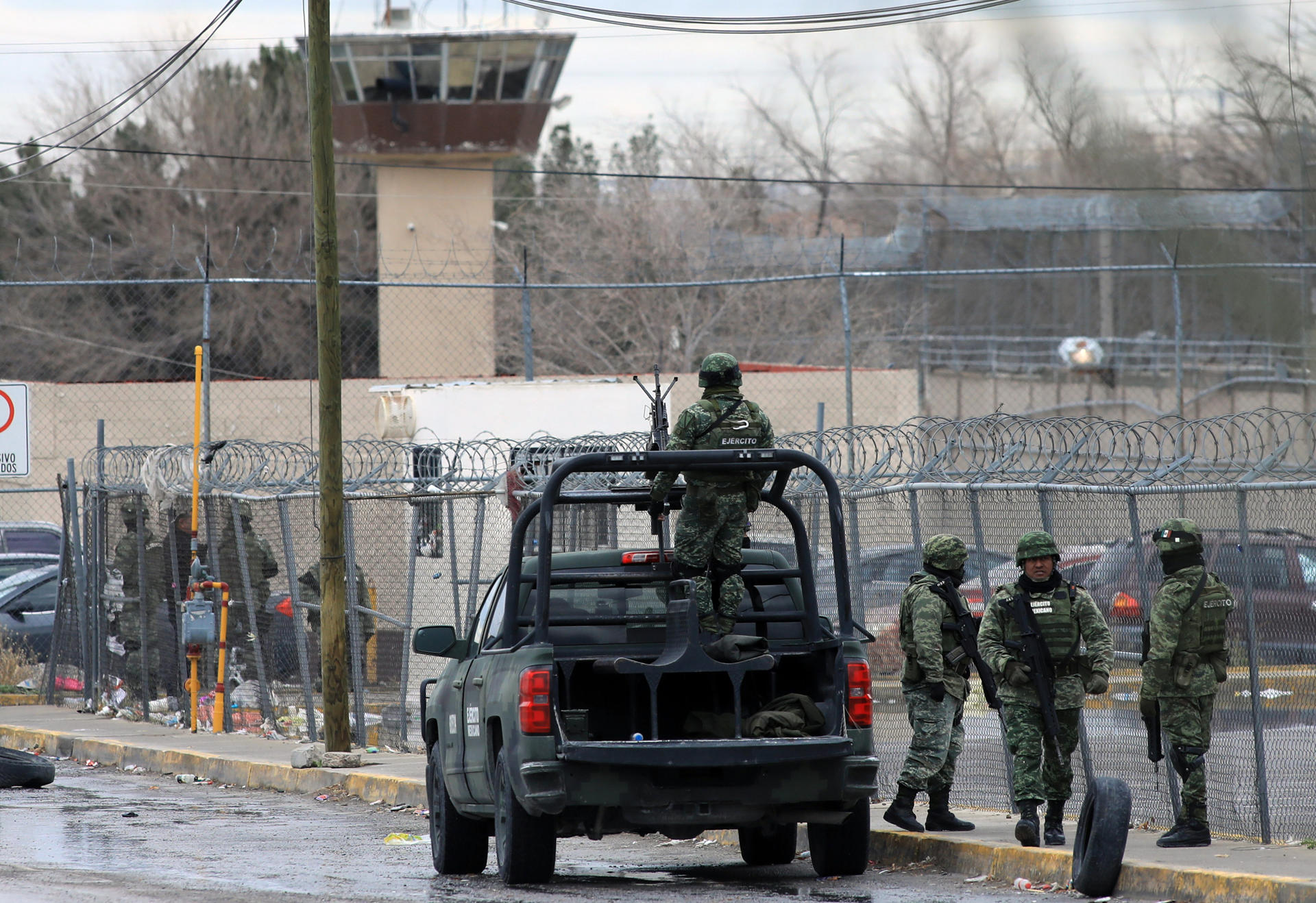 Muere líder criminal mexicano que causó motín mortal en cárcel de Juárez