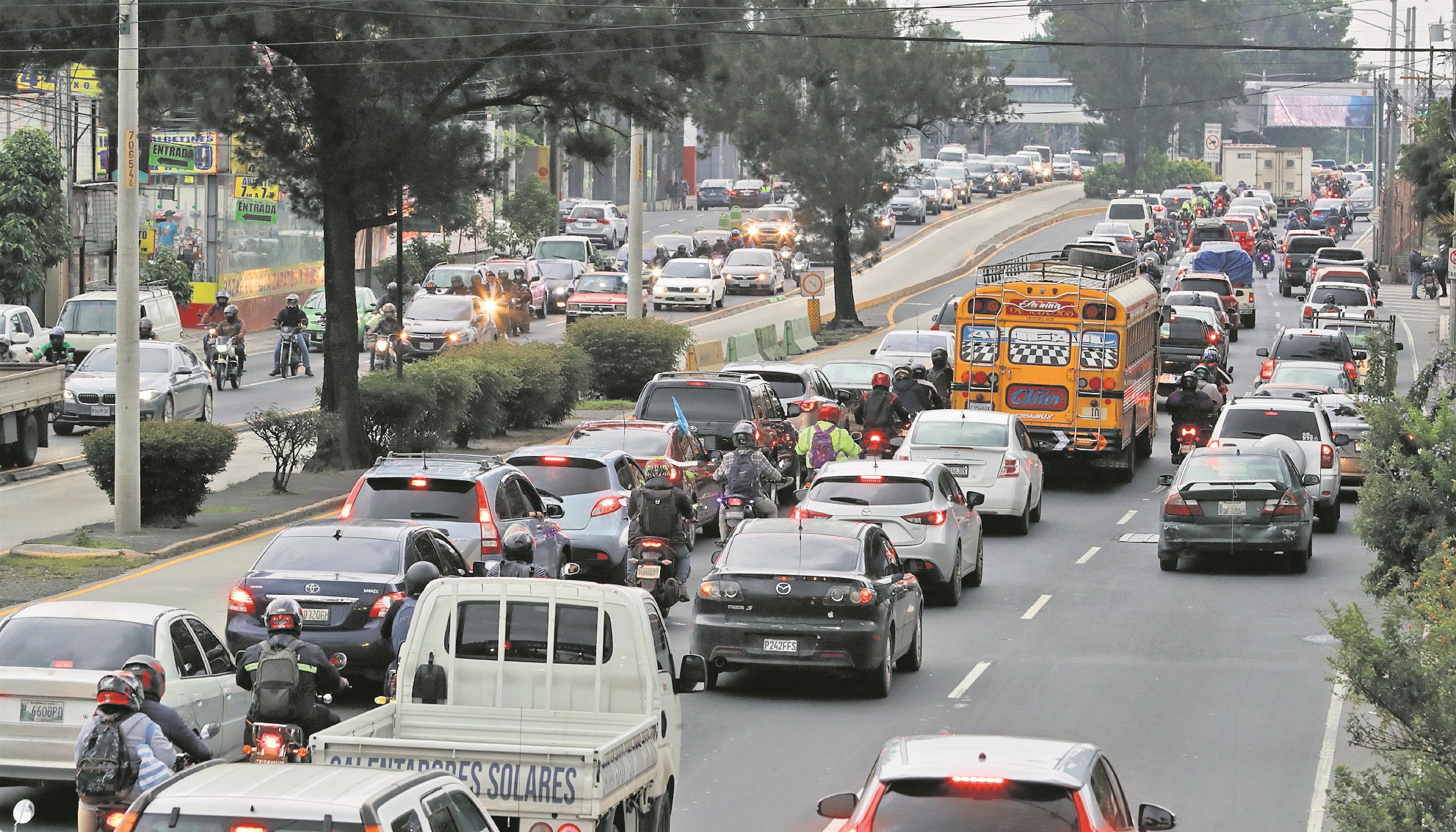 Se espera un incremento vehiculas a partir de este lunes 16 de enero. (Foto Prensa Libre: Hemeroteca PL)