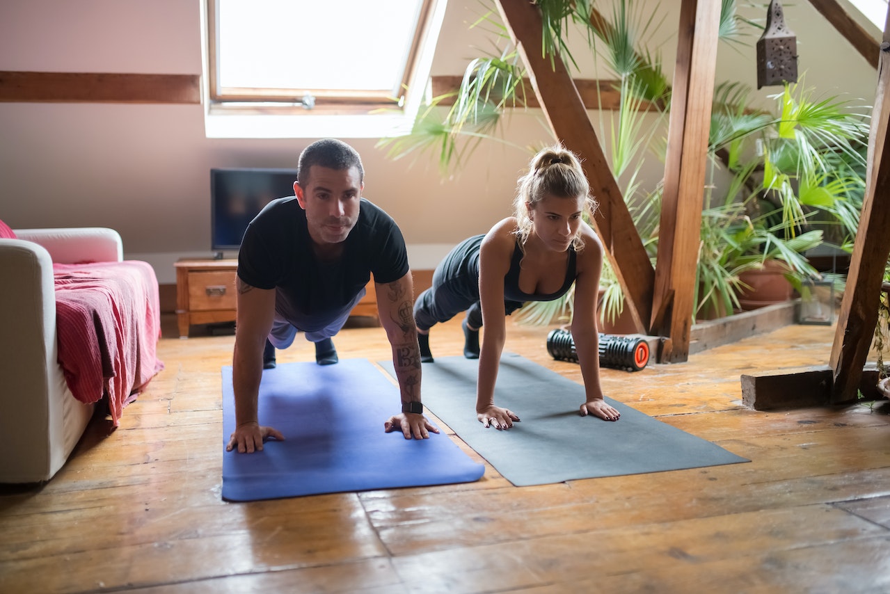 ejercicios en casa: Ejercicios para bajar de peso en casa