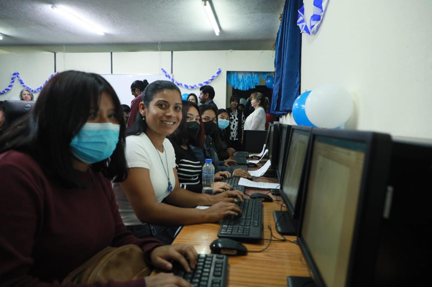 El Mineduc publicó los lineamientos para el desarrollo de estudiantes graduandos en 2023. (Foto Prensa Libre: Mineduc)