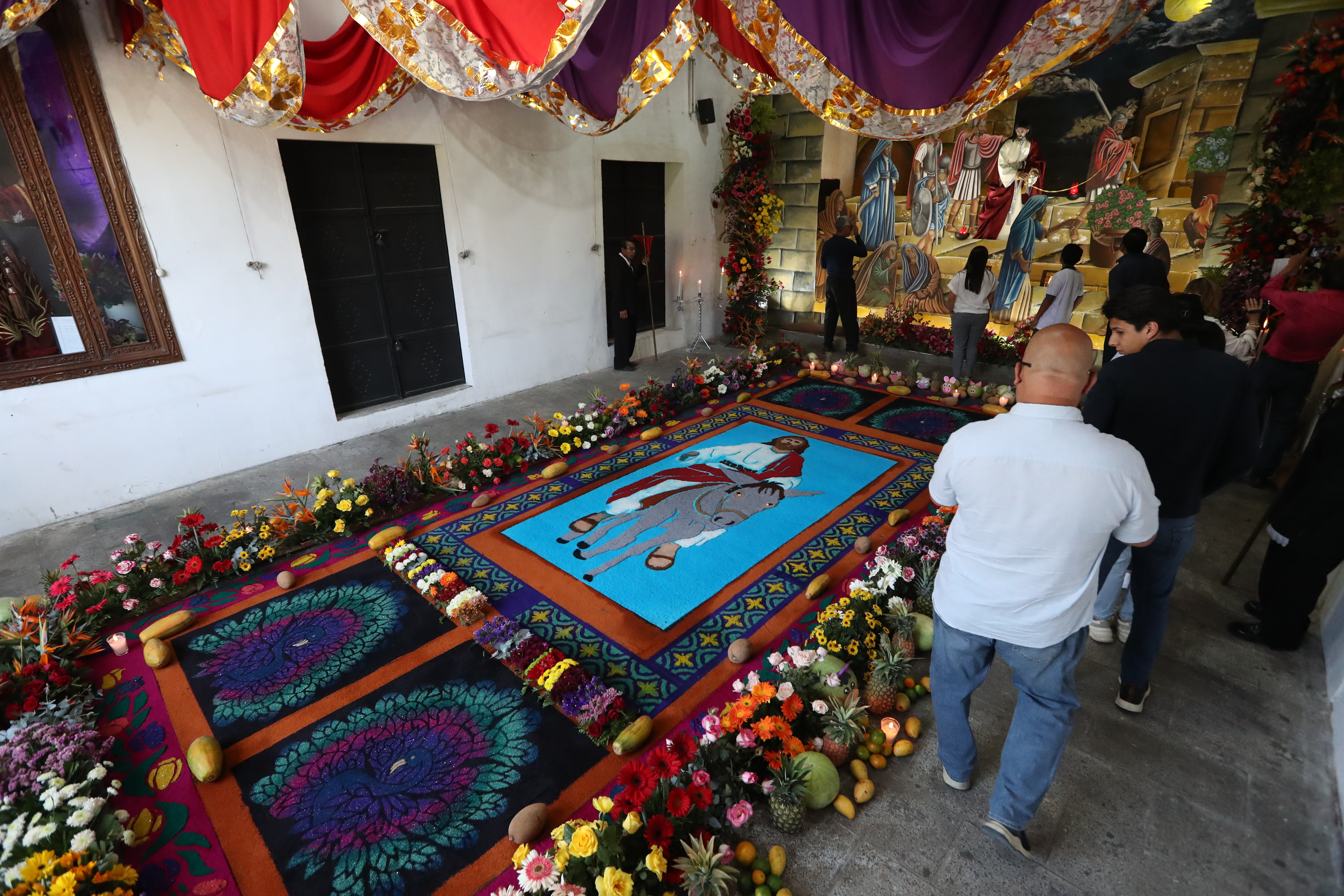 Previo al Segundo Domingo de Cuaresma en la Antigua Guatemala, Sacatepéquez. Se realizó la relación del Jesús Nazareno de la Iglesia de Santa Inés del Monte Pulciano; cuya procesión, saldrá el domingo 5 de marzo.  Foto Prensa Libre (Juan Diego Gonzáles)