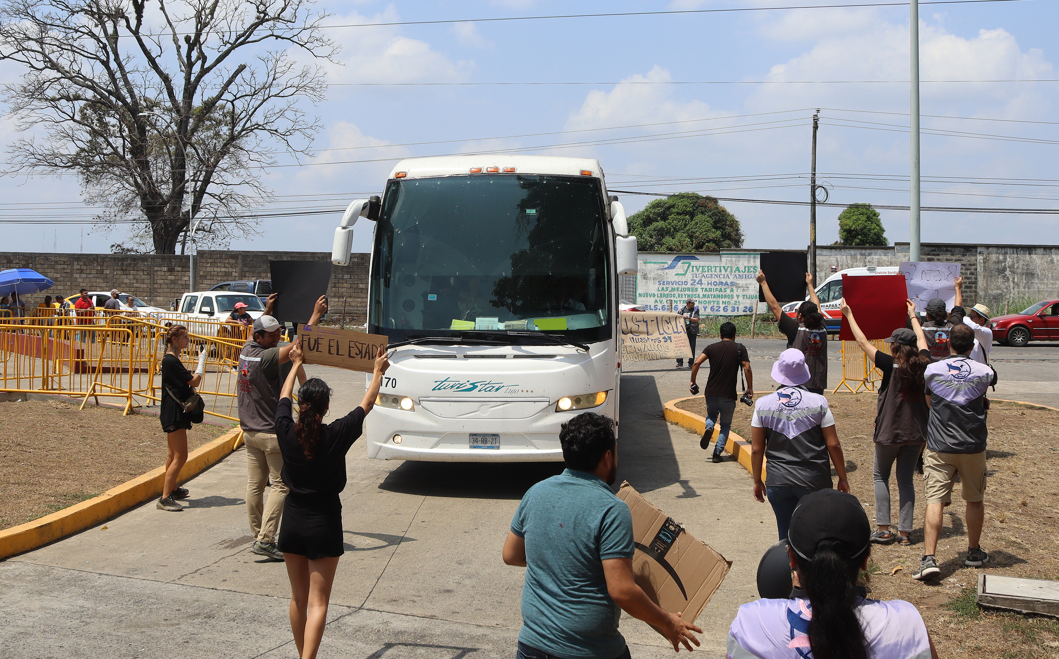 Migrantes protestan en frontera sur de México tras incendio que dejó 39 muertos en Ciudad Juárez'