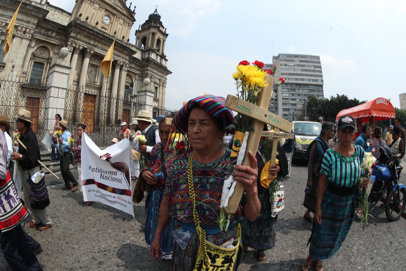 Juan José Gerardi Más De 300 Guatemaltecos Rindieron Homenaje Al Obispo A 25 Años De Su Asesinato 9335