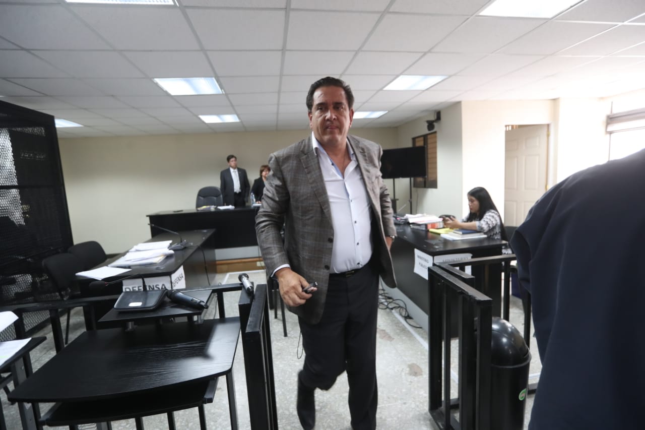 Gustavo Alejos aceptó los cargos en un caso de defraudación por venta de medicamentos al IGSS. (Foto Prensa Libre: Érick Ávila)