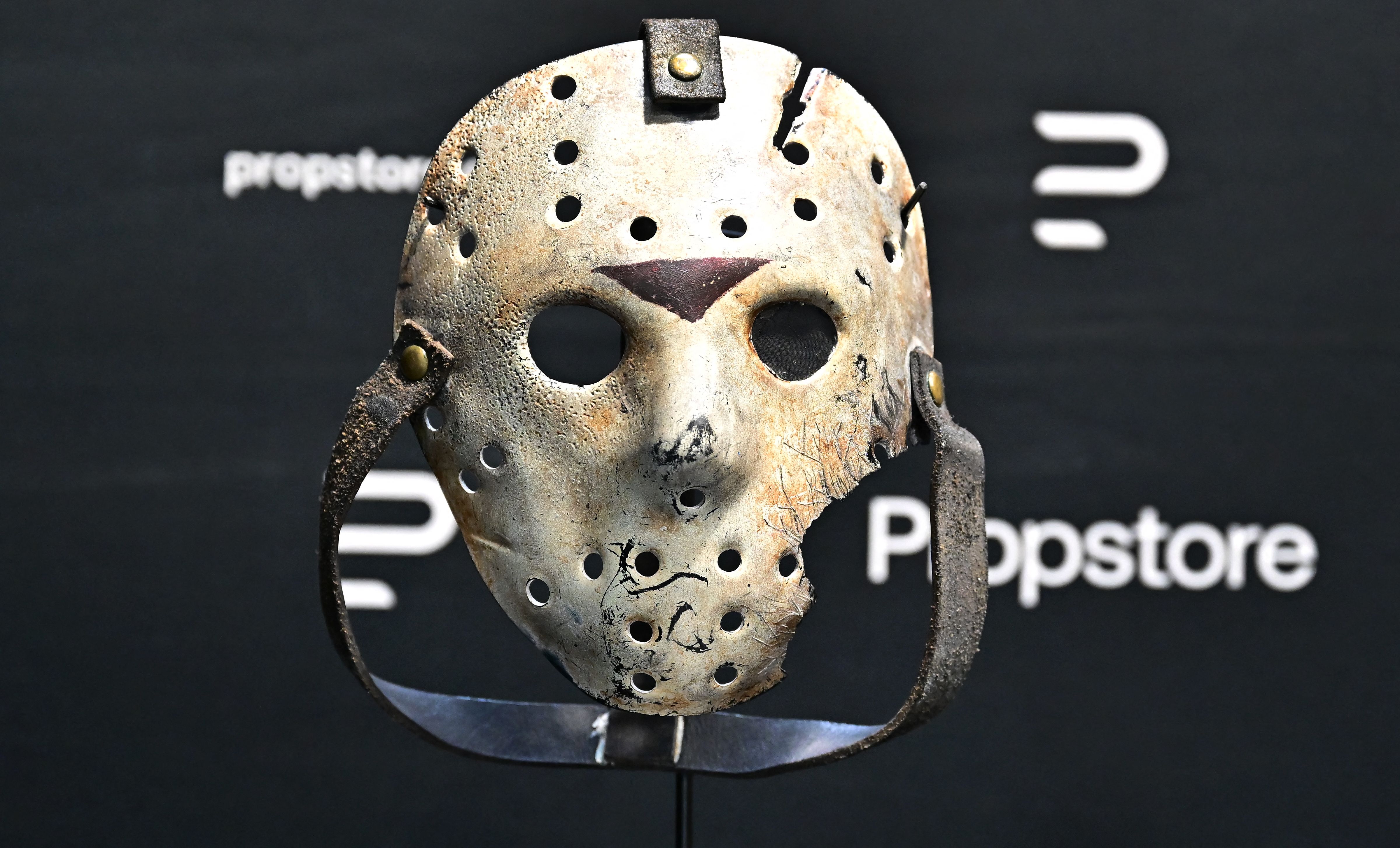 La máscara de Jason Voorhes es la cara principal del Viernes 13 en la cultura pop.