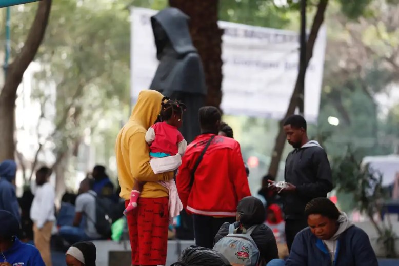 Migrantes siguen llegando a EE. UU. (Foto Prensa Libre: EFE)