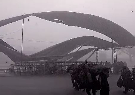 Toldo se desprende en academia de la PNC de la zona 6