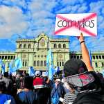 Las protestas en contra de la corrupción son constantes desde el 2015.(Foto Prensa Libre: Hemeroteca PL)