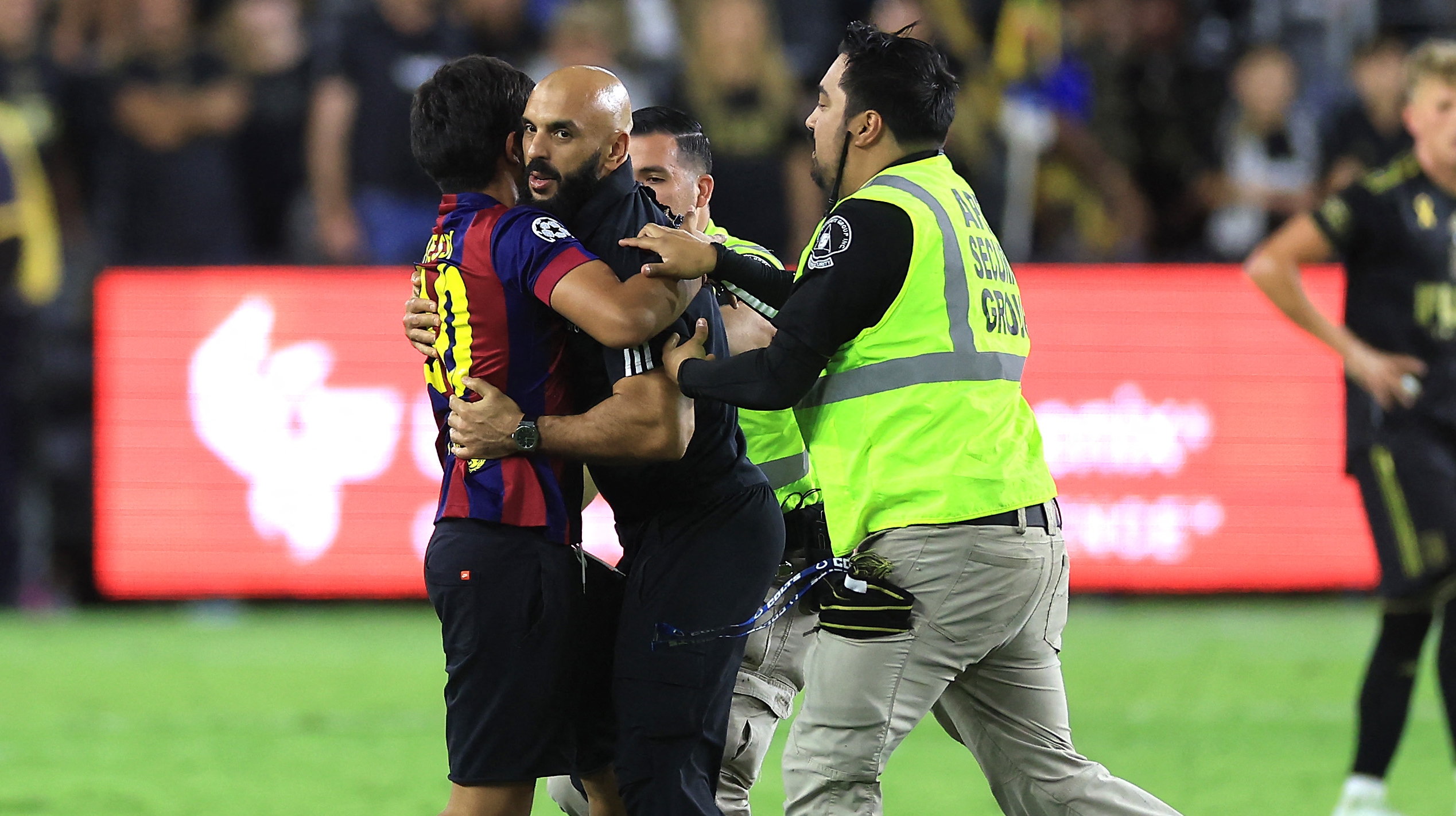 VIDEO | La Rápida Reacción Del Guardaespaldas De Messi Ante Un ...