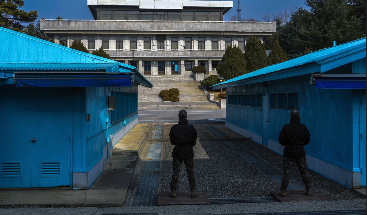 En la frontera entre Corea del Norte y Corea del Sur. Ambas Coreas, que técnicamente siguen en guerra, se han enfrentado en una carrera armamentista desde 1953. (Chang W. Lee/The New York Times)