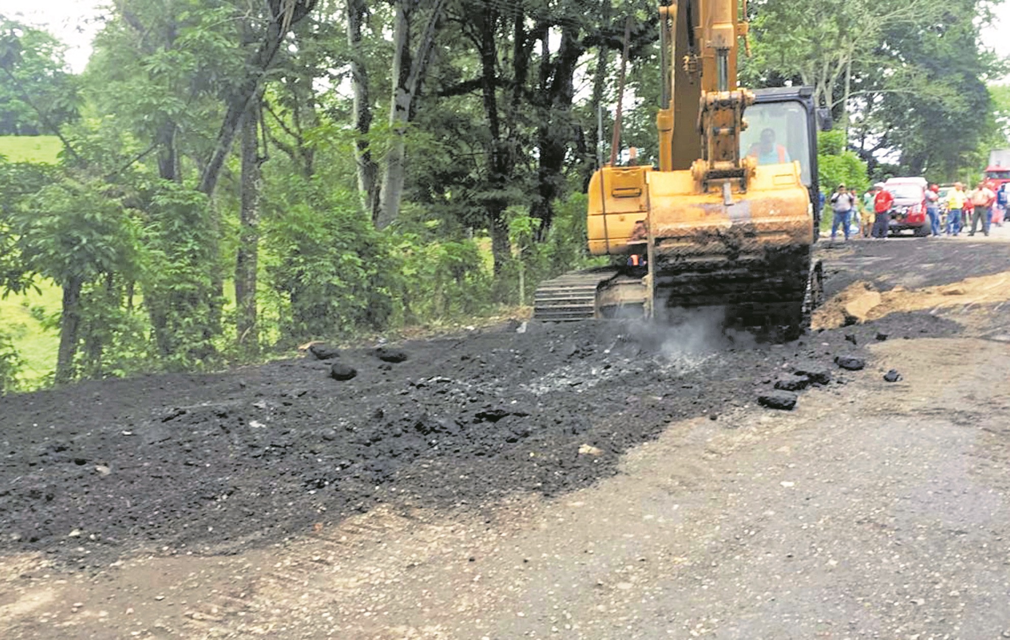 La reparaciÃ³n de caminos de terracerÃ­a son de los proyectos que mÃ¡s figuran en los Codede. (Foto Prensa Libre: Hemeroteca PL)