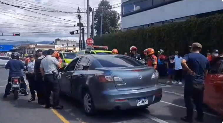 Ataque armado en Calzada Atanasio Tzul: Mujer fue asaltada y presuntos delincuentes le dispararon