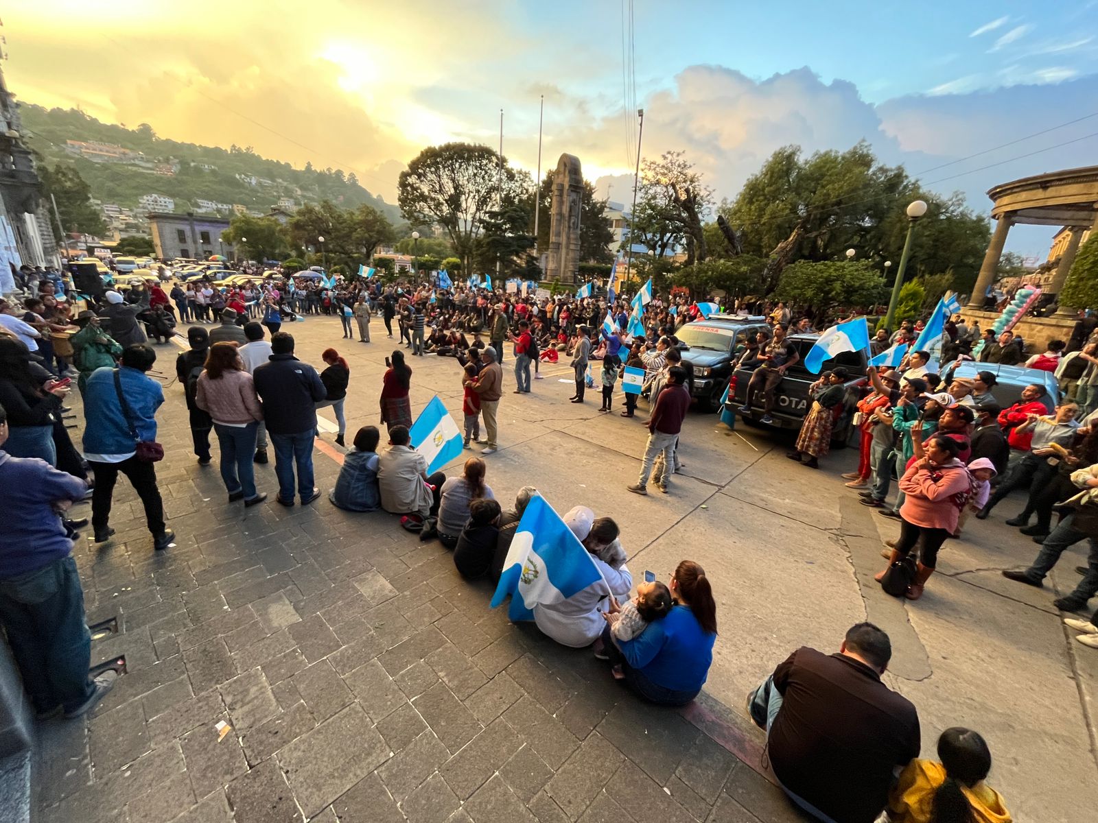 La SIB indica que cada institución bancaria puede evaluar los potenciales riesgos derivados de las manifestaciones en el territorio nacional. (Foto Prensa Libre: Mynor Toc) 