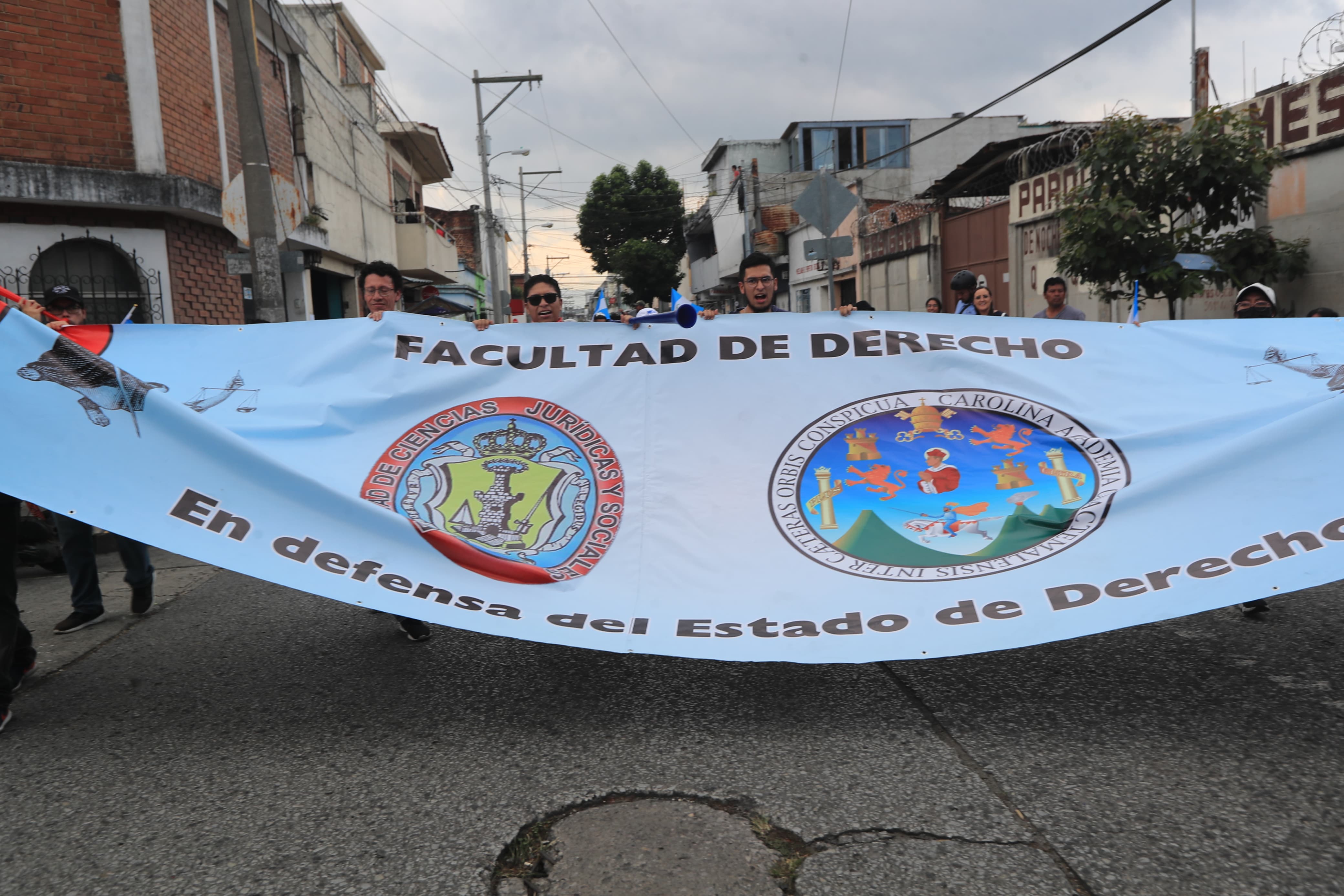 En el recorrido estaban los estudiantes de la Facultad de Derecho de la Usac. (Foto Prensa Libre: Elmer Vargas)