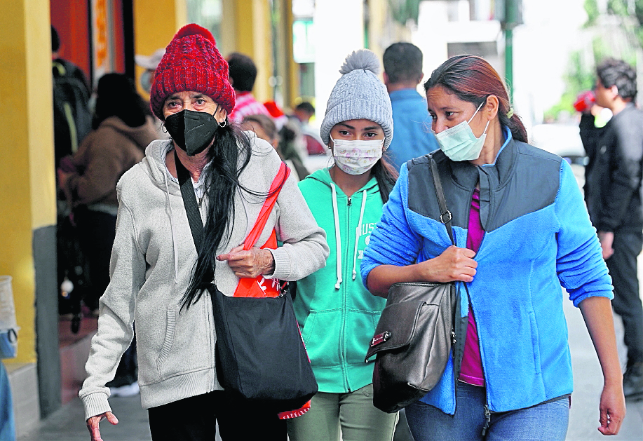 El Insivumeh pronostica que prevalecerá la poca nubosidad y el ambiente frío en el país. (Foto Prensa Libre: Carlos Hernández).