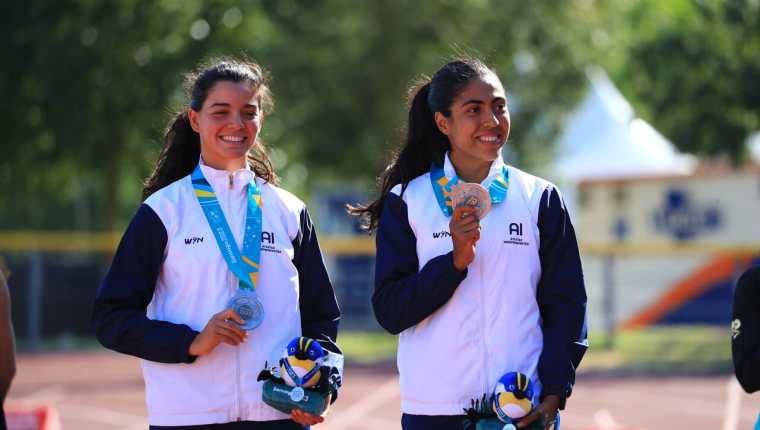 Sophia HernÃ¡ndez y Paula Valencia, han ganado la Medalla de Plata en el Relevo Femenino. Foto Prensa Libre (Nicolas Abalos/Santiago 2023 via Photosport)