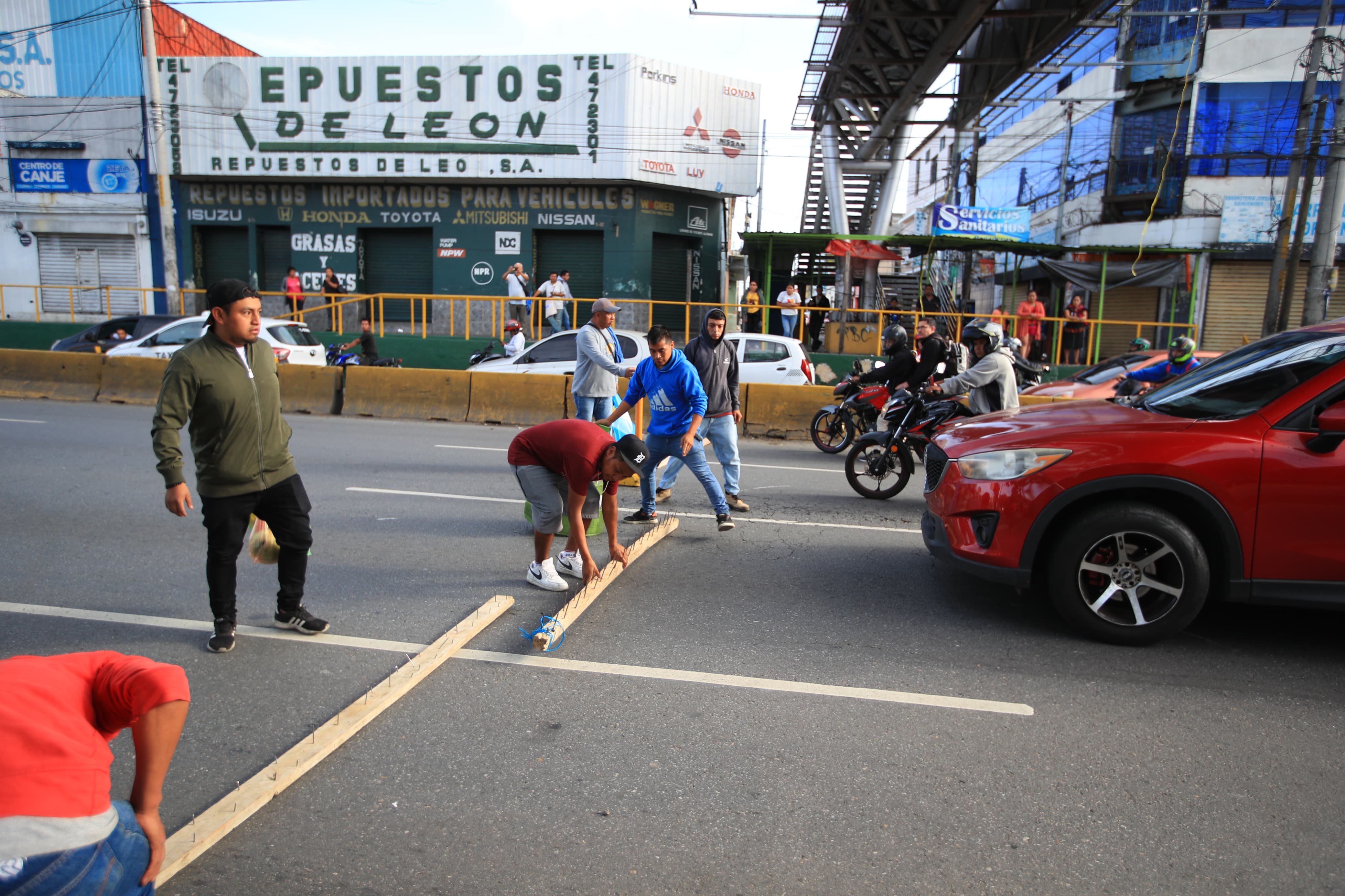 Fotos: Así transcurre el décimo día de bloqueos en el departamento de Guatemala este 11 de octubre de 2023'