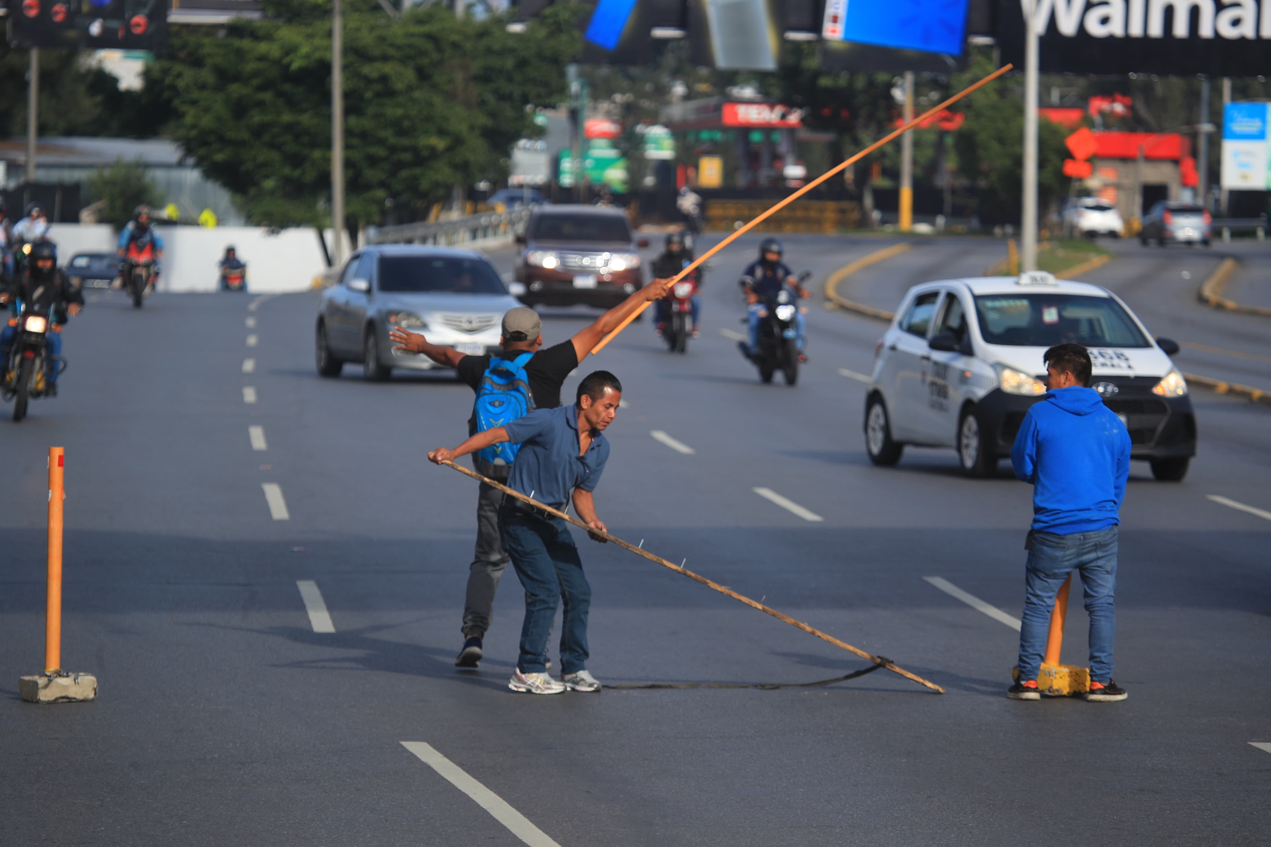 Fotos: Así transcurre el décimo día de bloqueos en el departamento de Guatemala este 11 de octubre de 2023'