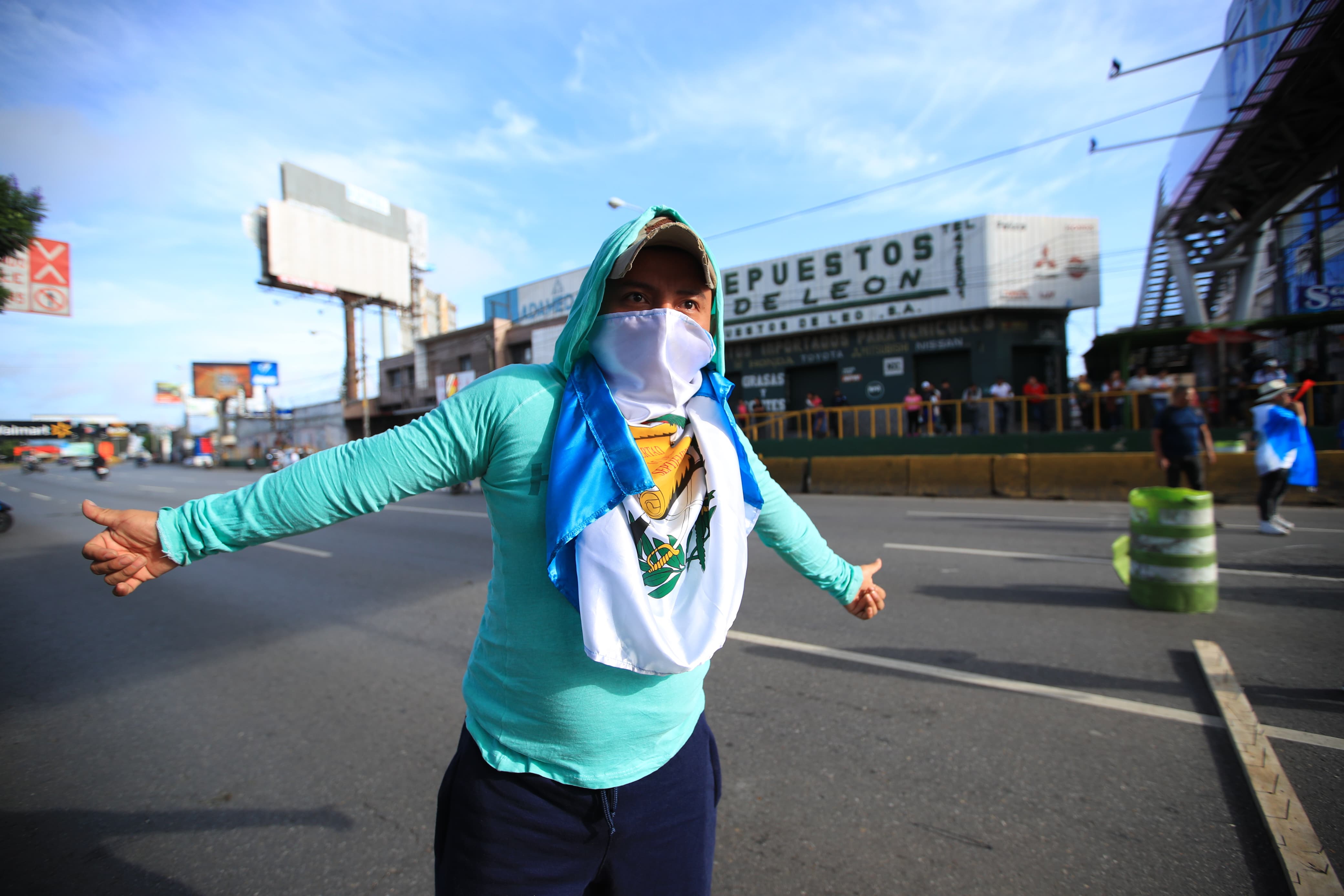 Fotos: Así transcurre el décimo día de bloqueos en el departamento de Guatemala este 11 de octubre de 2023'