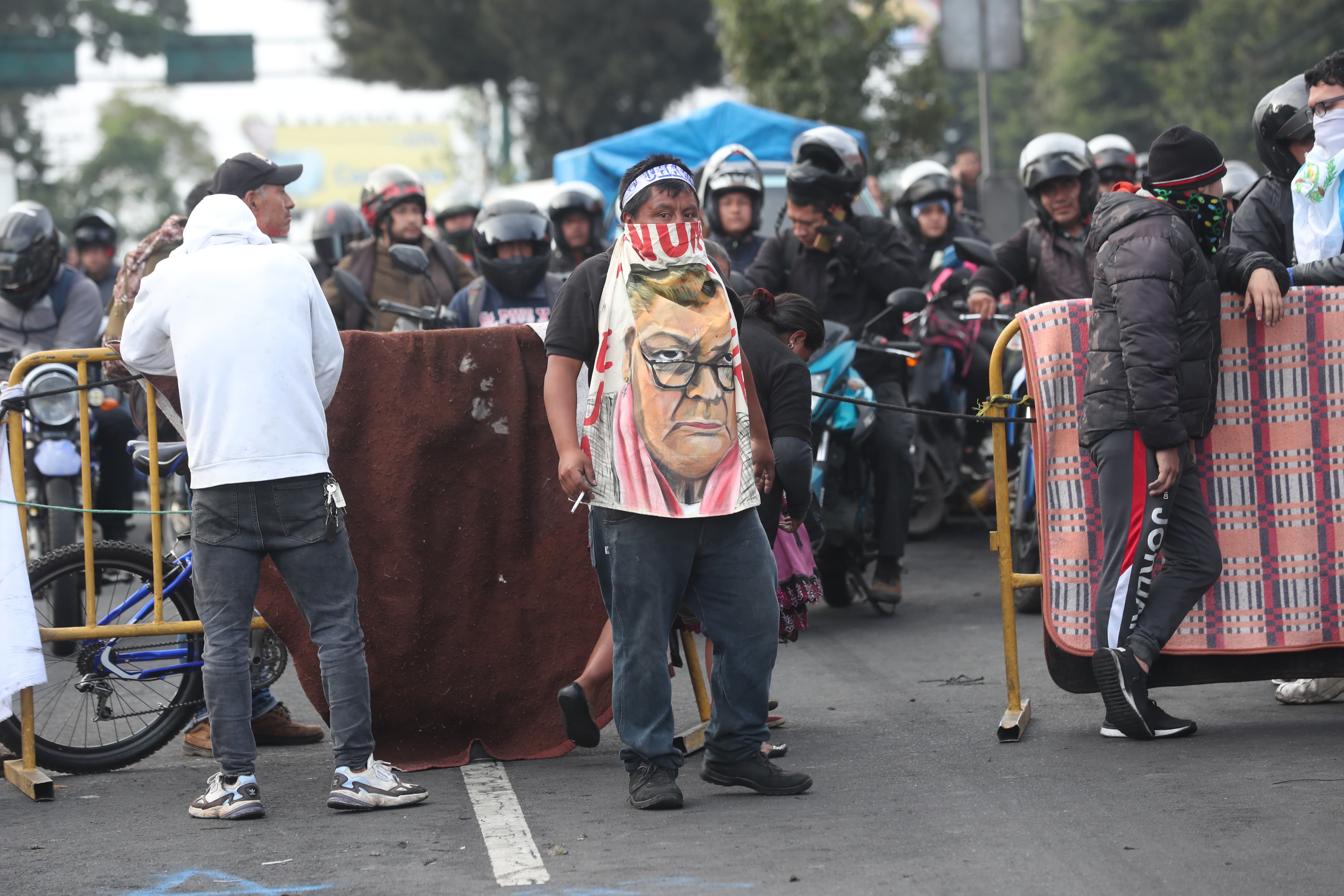 Fotos: Así transcurre el décimo día de bloqueos en el departamento de Guatemala este 11 de octubre de 2023'