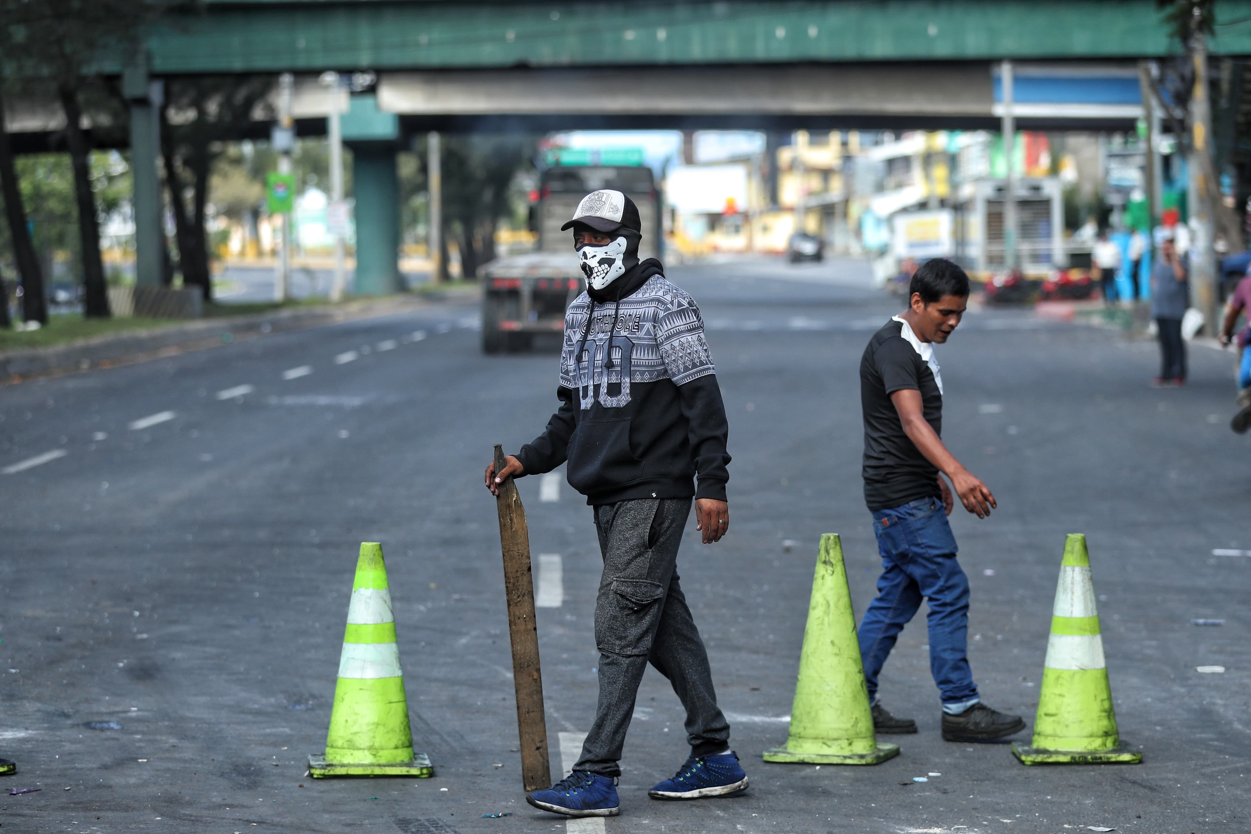 Fotos: Así transcurre el décimo día de bloqueos en el departamento de Guatemala este 11 de octubre de 2023'