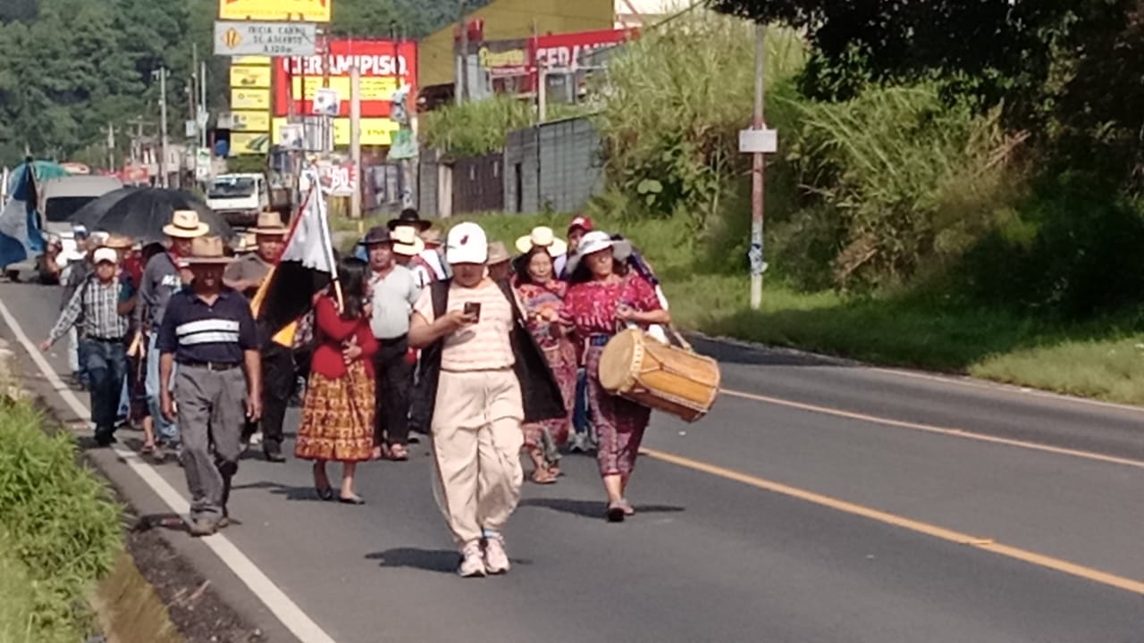 Fotos: Así transcurre el décimo día de bloqueos en el departamento de Guatemala este 11 de octubre de 2023'