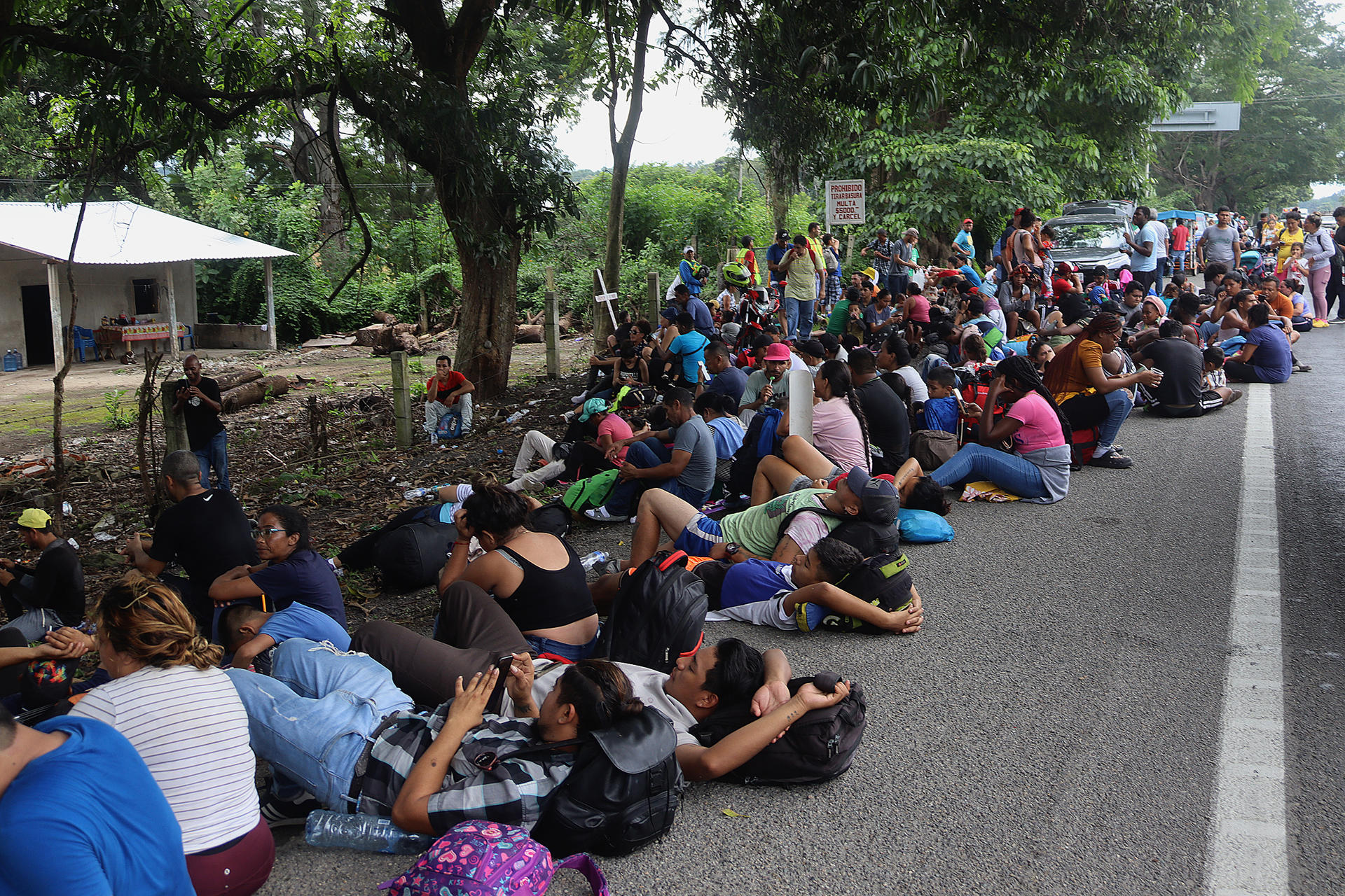 La caravana m s grande del a o Migrantes salen desde Tapachula