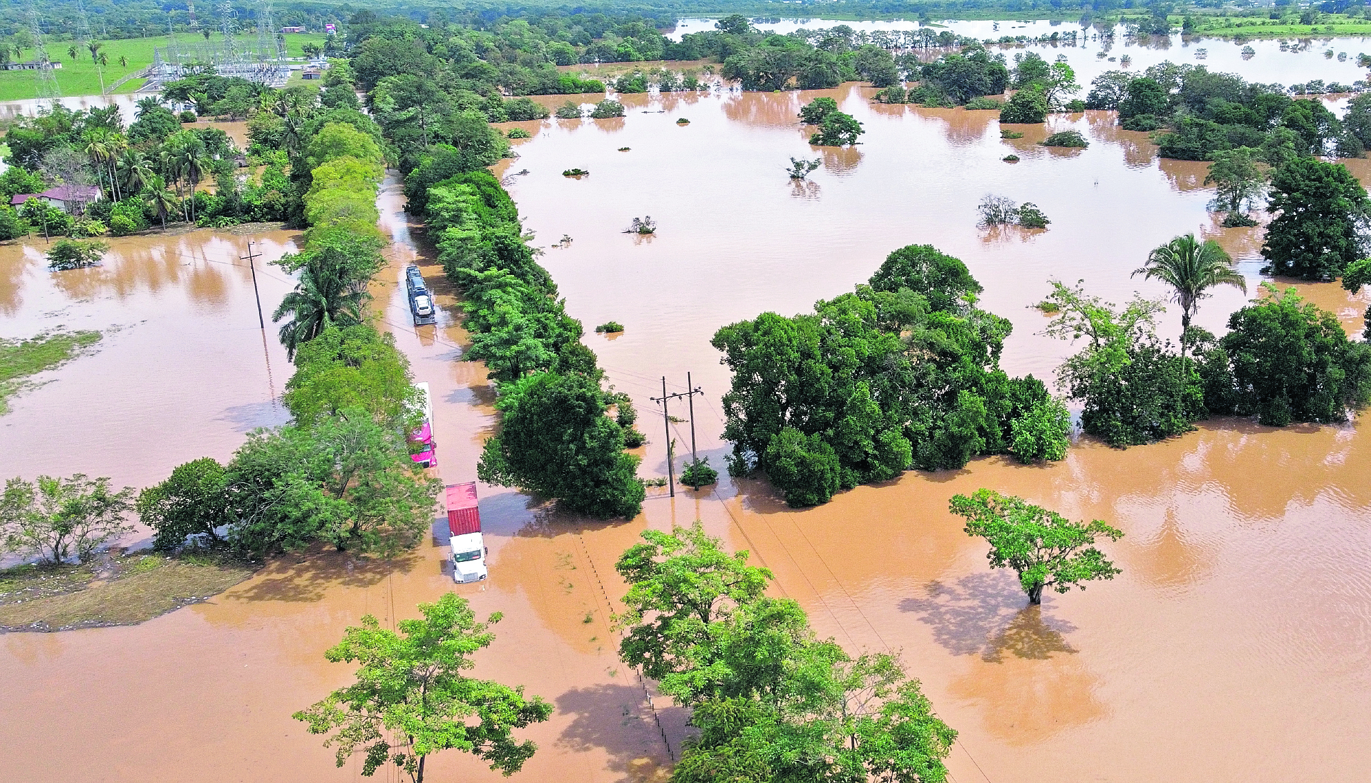 Después del inicio de la época lluviosa en Guatemala la Conred está en alerta ante las eventualidades que puedan ocurrir. Cuatro regiones podrían sufrir por deslizamientos e inundaciones. (Foto: Hemeroteca PL)