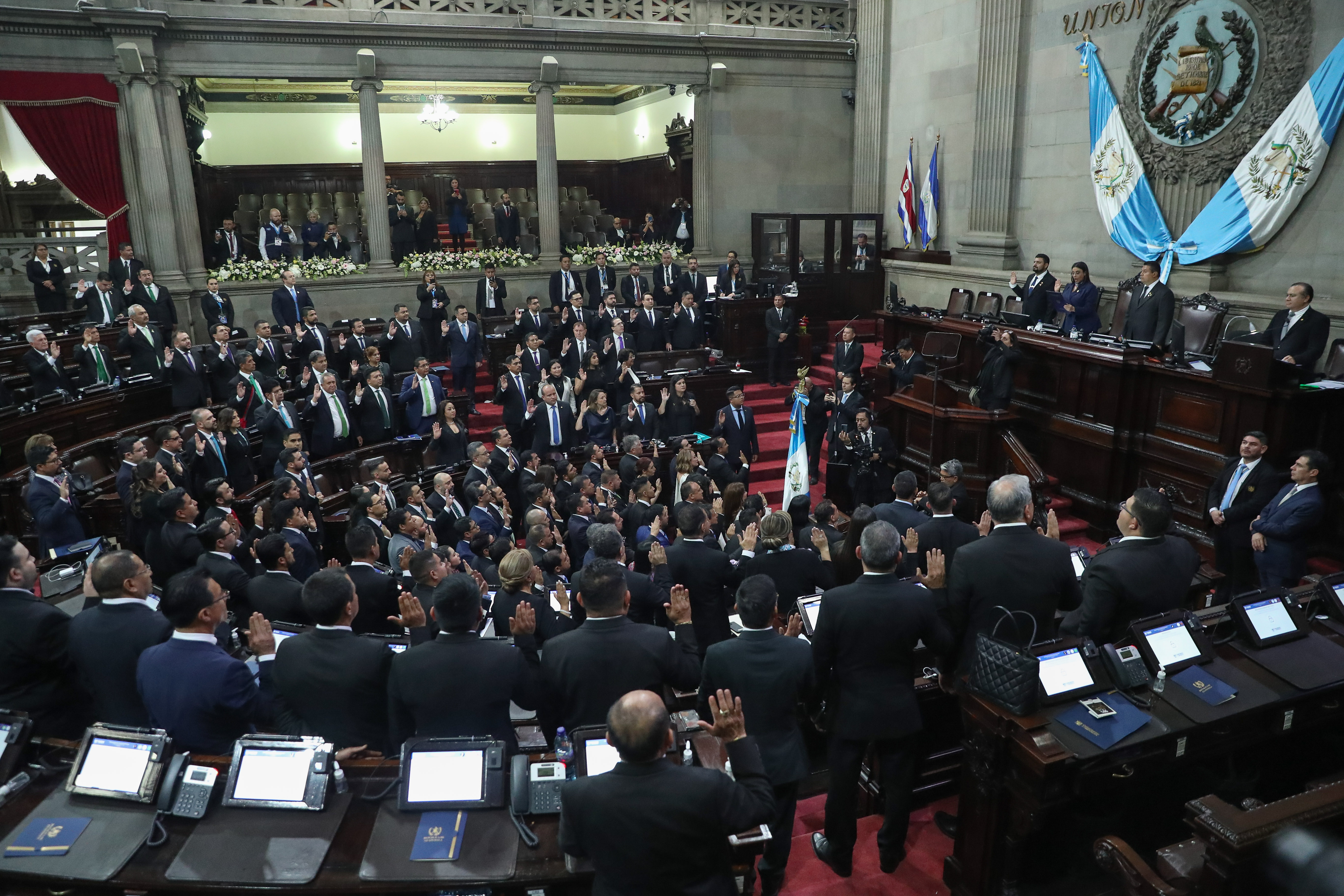 La décima legislatura está integrada por 16 bloques y 25 diputados independientes. (Foto Prensa Libre: Hemeroteca PL).