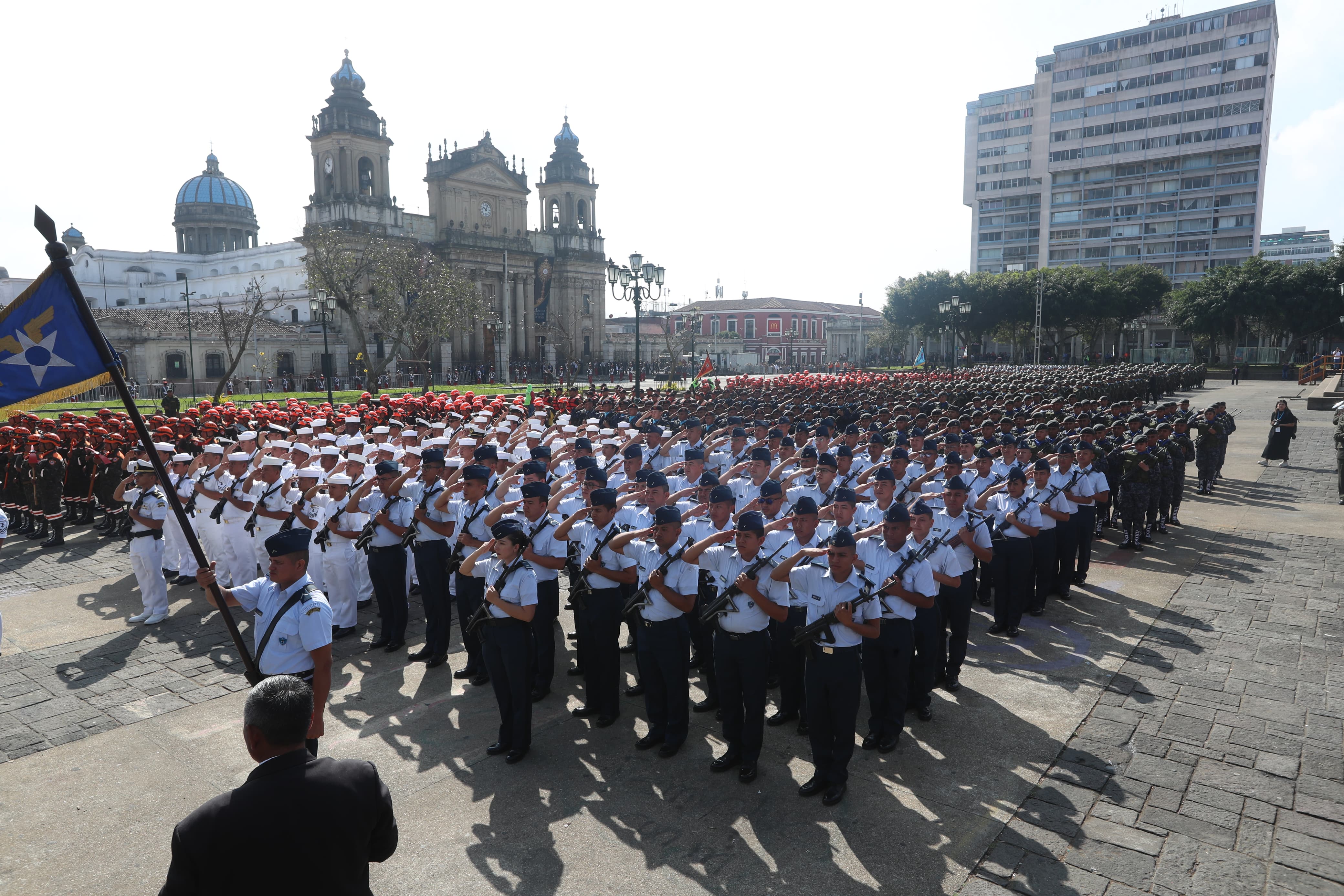 Unos 21 mil efectivos castrenses participaron en los actos de honor y presentación del Ejército de Guatemala. (Foto Prensa Libre: Esbin García)