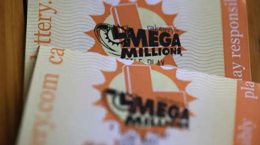 Latino resident of New York wins US$1 million prize with Mega Millions ...