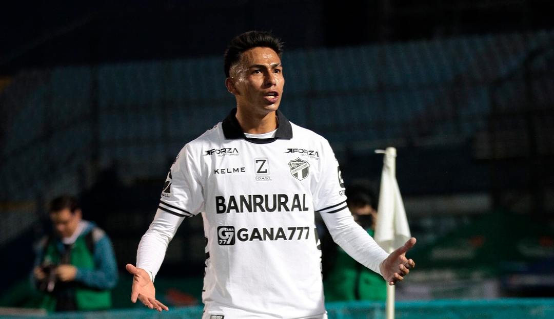 Lynner García celebró su gol como Cristiano Ronaldo.