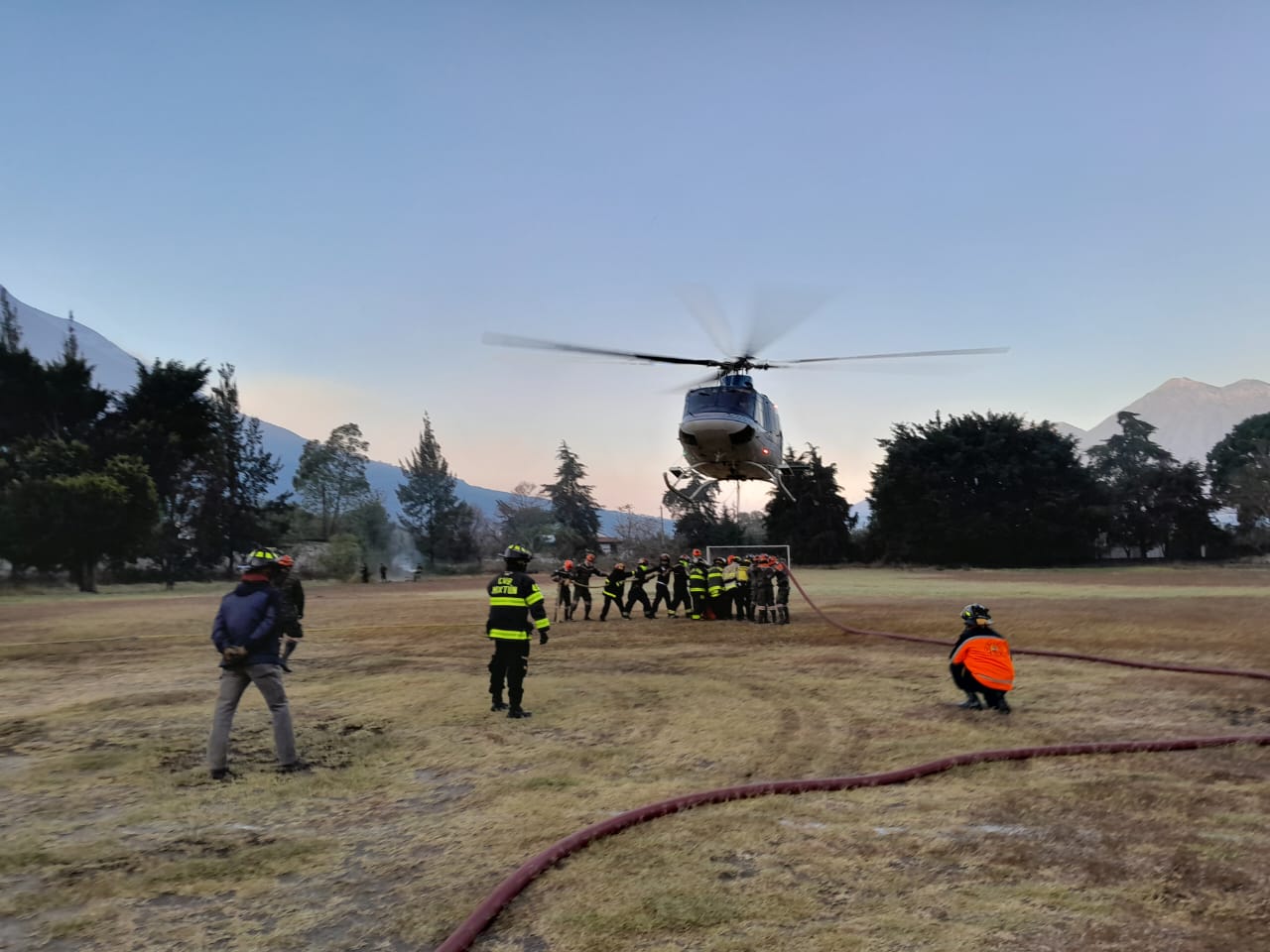 combate a incendio volcan de agua quinto dia