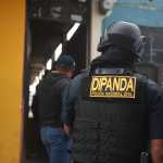 Agentes de la Fiscalía contra las Extorsiones y personal de la División Nacional contra el Desarrollo Criminal de las Pandillas (DIPANDA), investigan casos que ocurren en la Ciudad de Guatemala y otros municipios del área metropolitana. (Foto Prensa Libre: Hemeroteca PL)