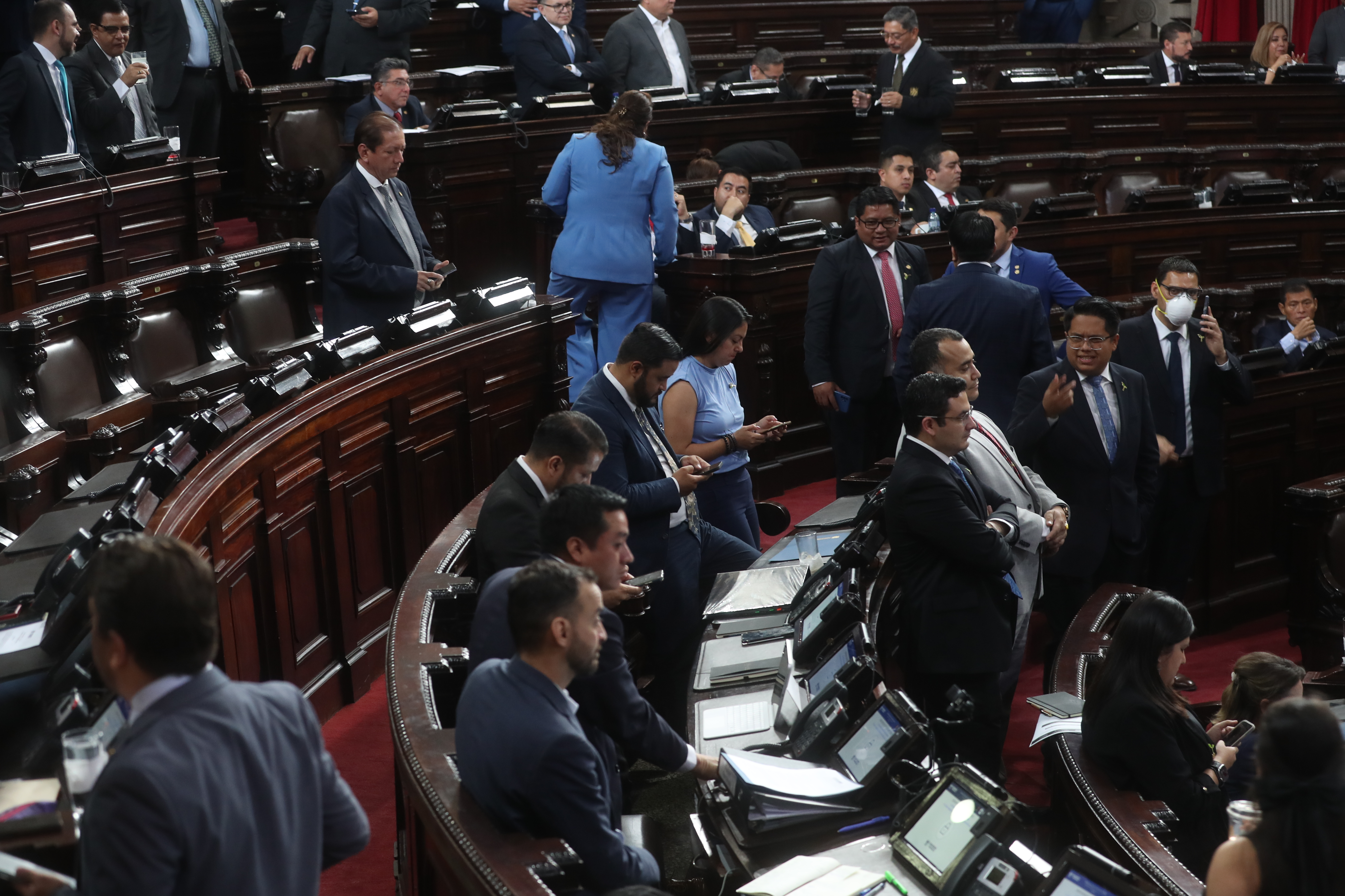 En sesin plenario ordinaria numero 16 se llevo acabo en el hemiciclo del Congreso de la Repblica donde los diputados opositores logran que votaran para la ley donde decretan a los pandilleros como terroristas la bancada semilla independientes no votaron a favor de esta iniciativa


Fotografa Erick Avila                   14/03/2024