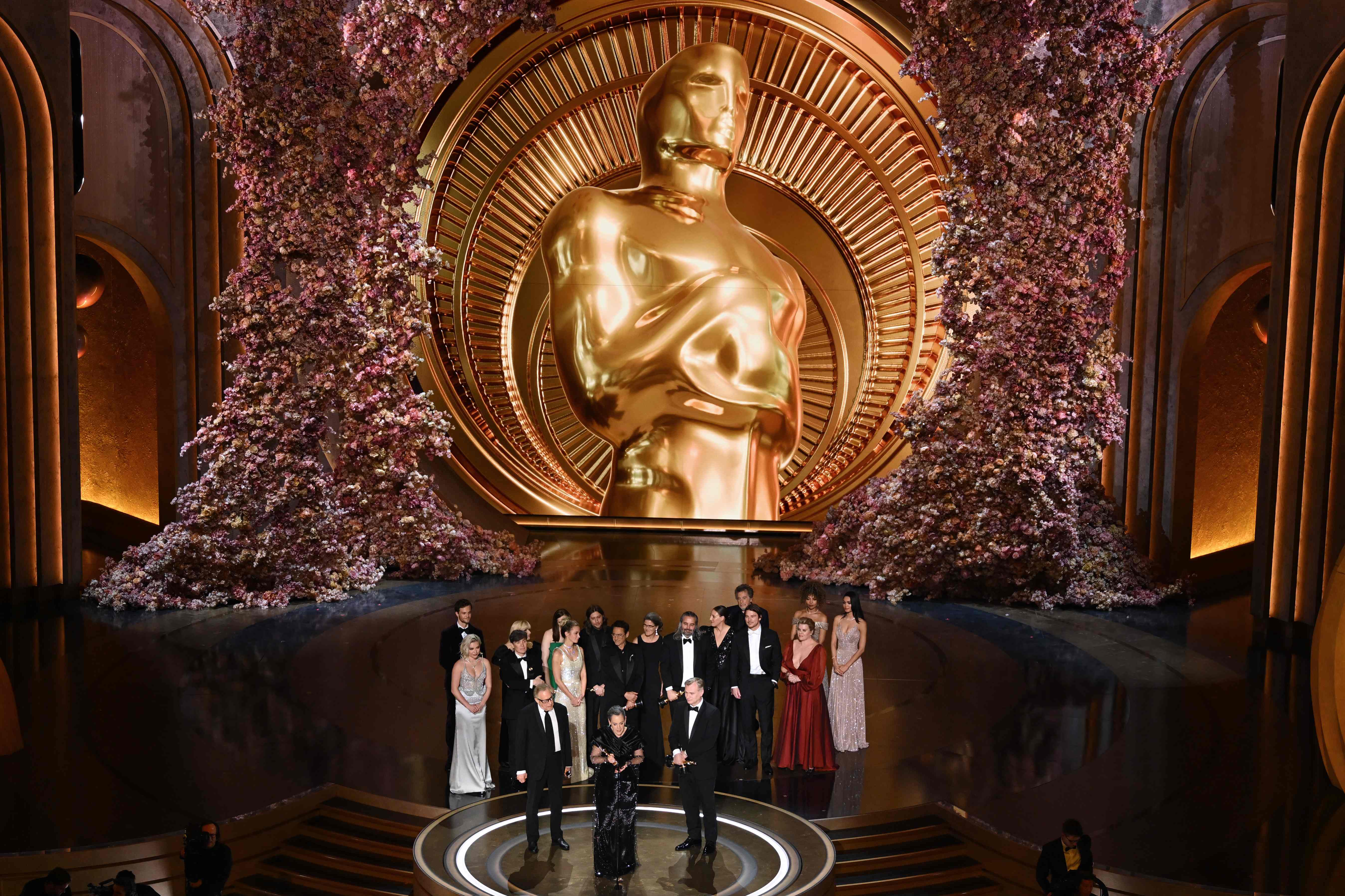 Premios Óscar 2024 "Oppenheimer" se corona como la mejor película y