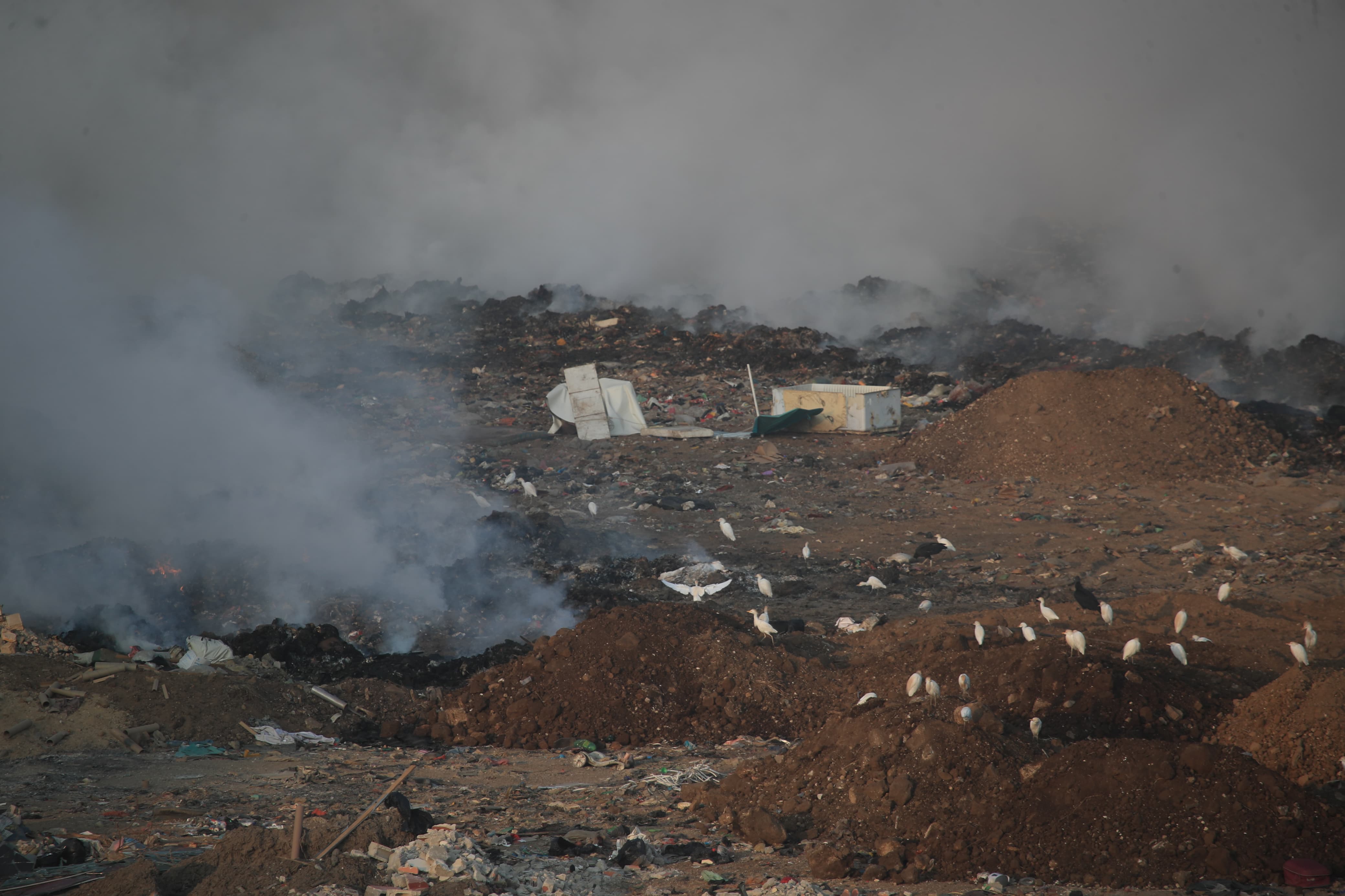 Así Avanzan Las Labores Para Sofocar El Incendio En El Vertedero De Amsa 7386