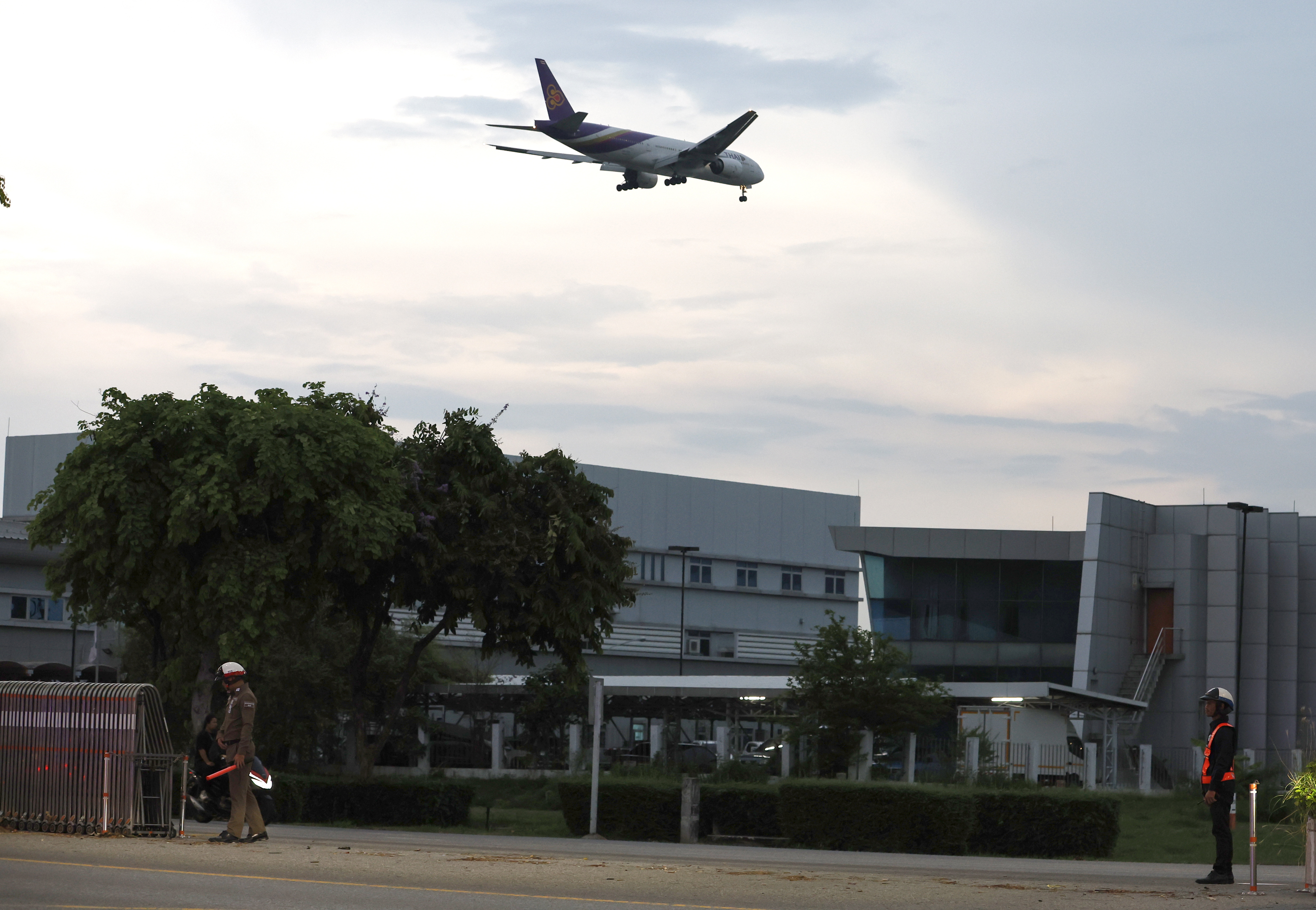 Una persona falleció luego de una fuerte turbulencia en un avión