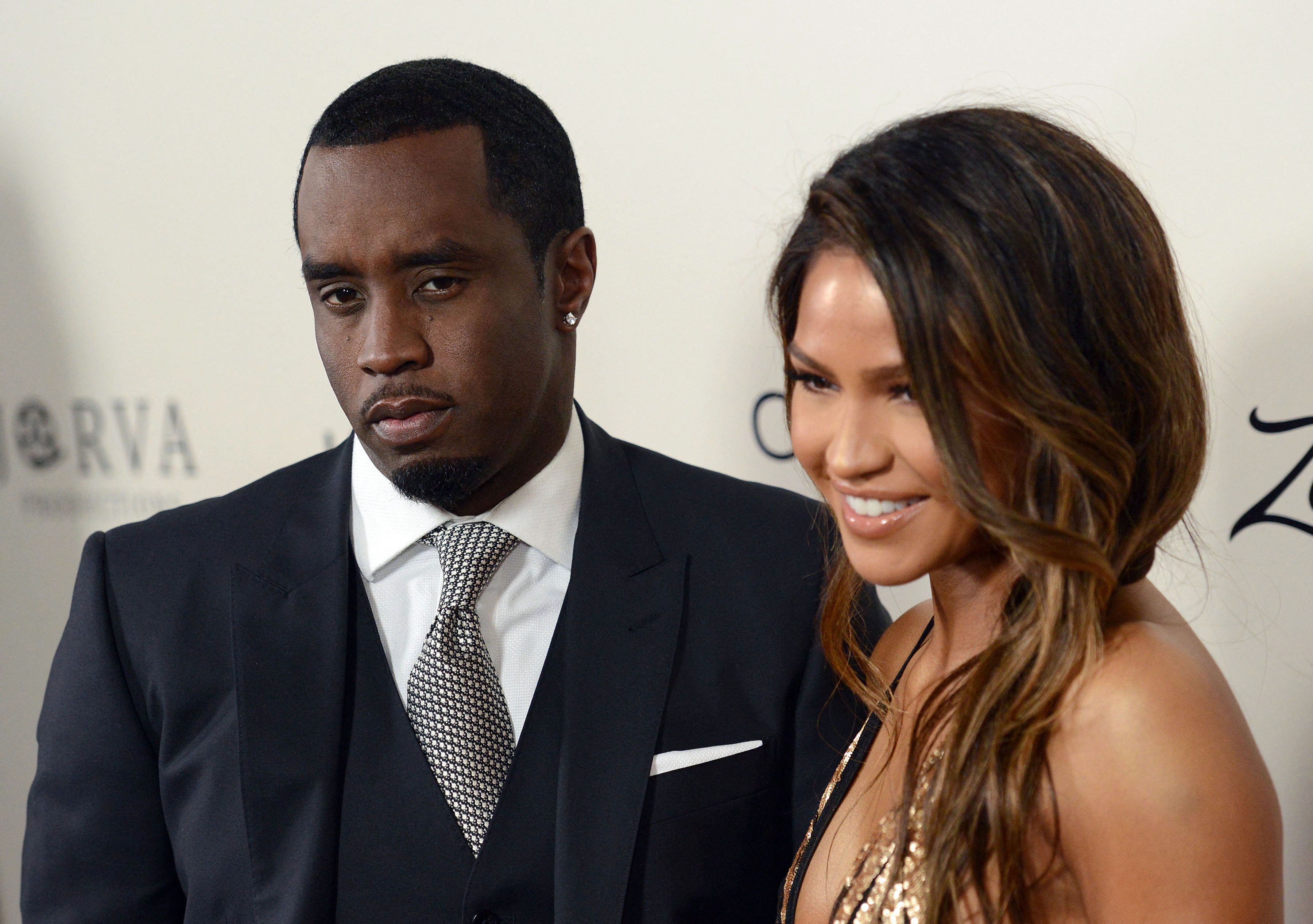 Diddy Combs dio una disculpa pública tras la difusión de un video en el golpea a su entonces novia