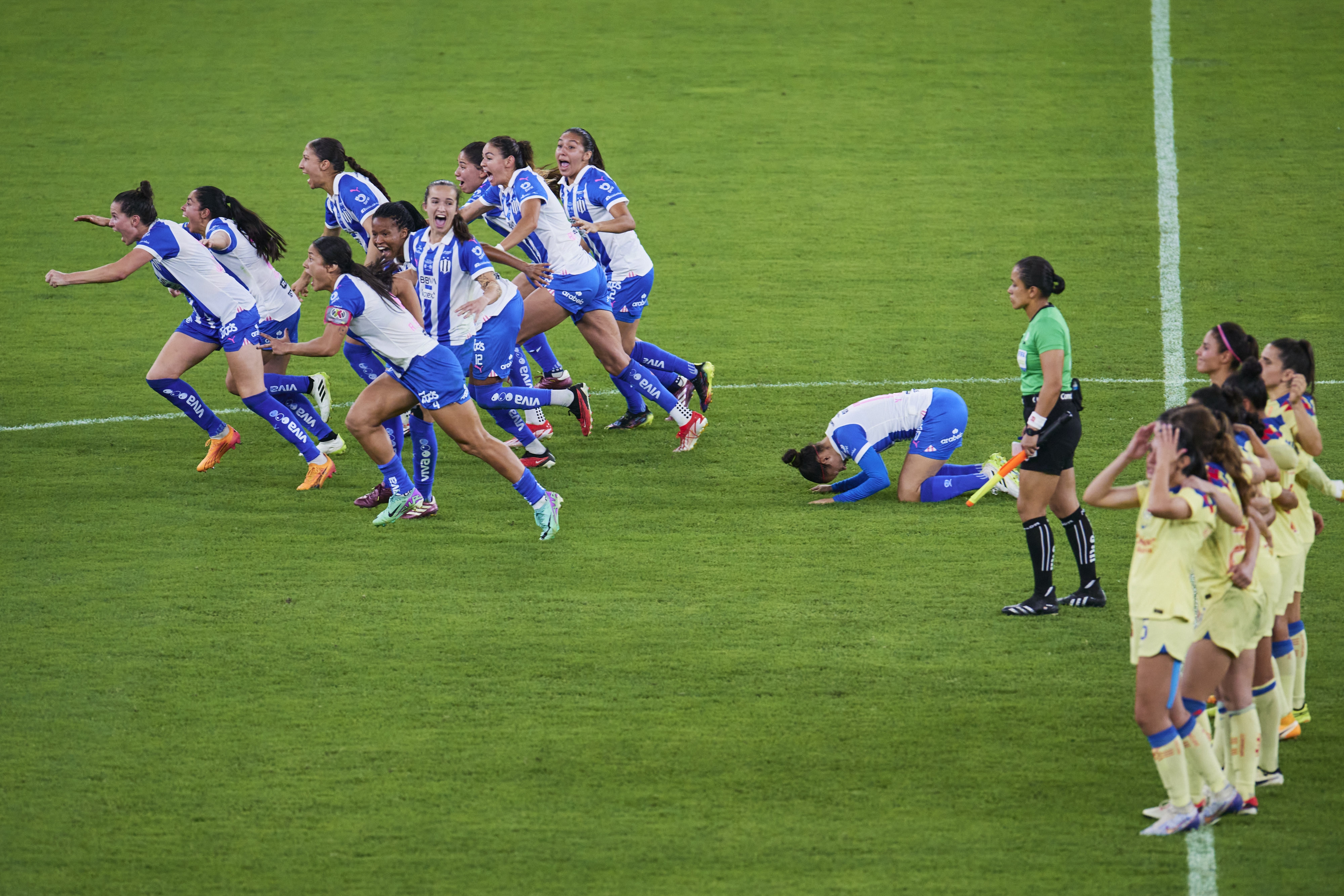 Momento de celebración de las jugadoras de Rayadas. (Foto Prensa Libre: Rayadas) 