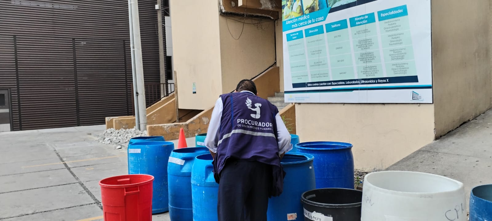 La crisis por problemas en el suministro de agua en el Hospital General San Juan de Dios continúa. (Foto Prensa Libre: PDH)