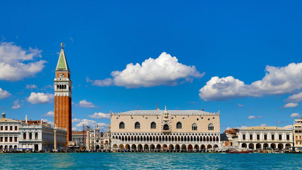Vista de Venecia desde el agua.