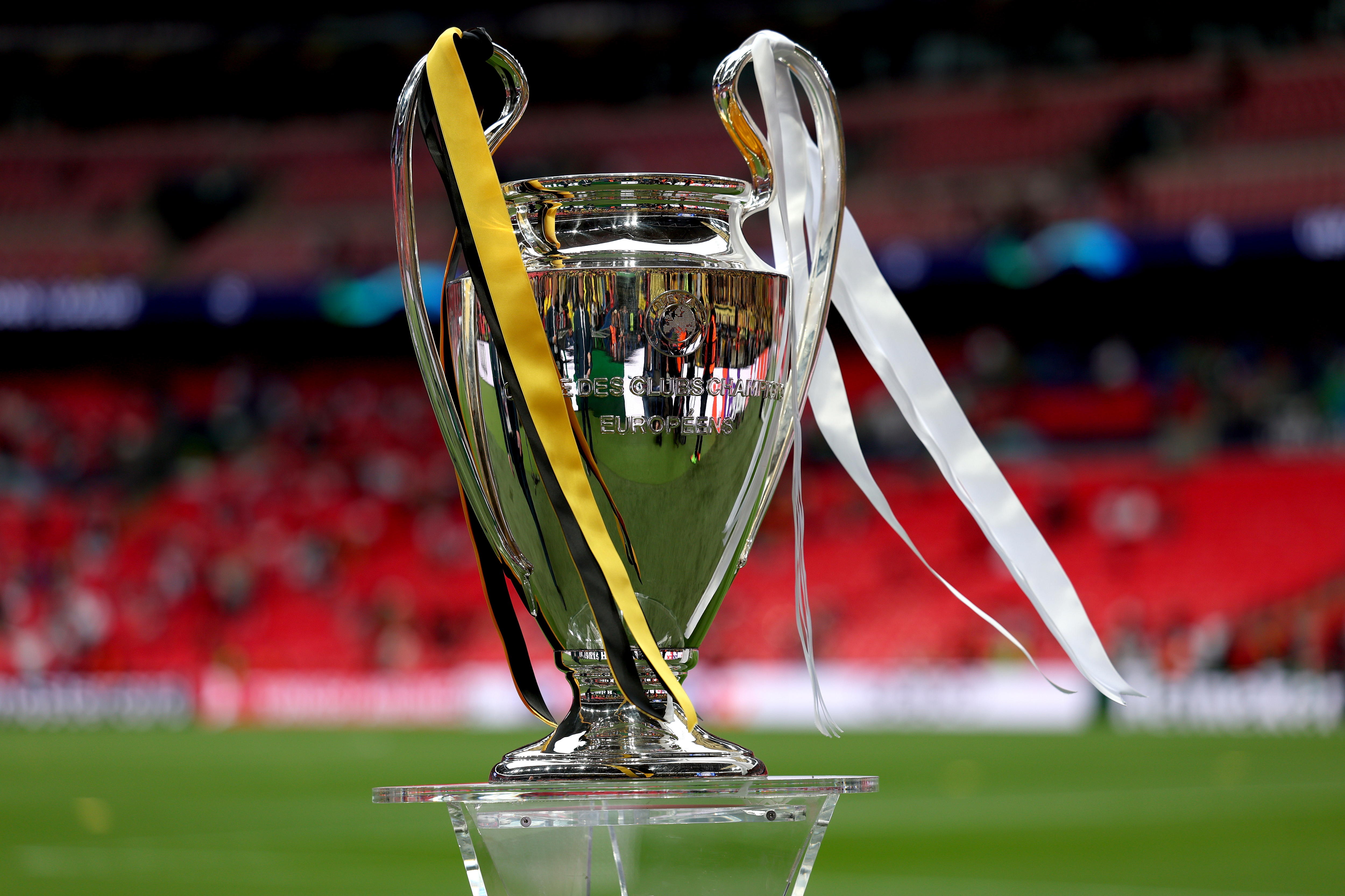 El trofeo de la Champions League antes del partido final entre el Borussia Dortmund y el Real Madrid del 2024.